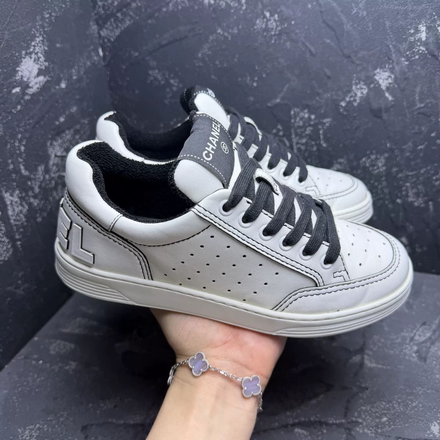 Chanel CHANEL 22P Black White Sneakers Size US 5 / IT 35 - 7 Thumbnail