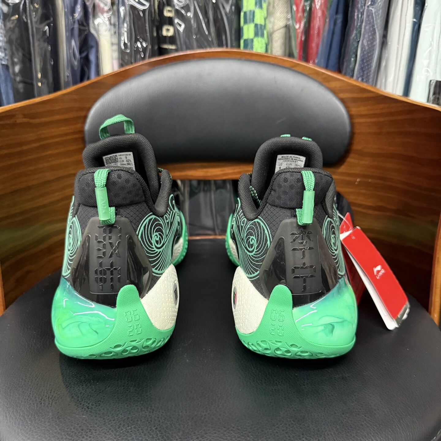 Li-Ning Yu Shuai 14 Beng Black Tiger Jade Size US 9 / EU 42 - 3 Thumbnail