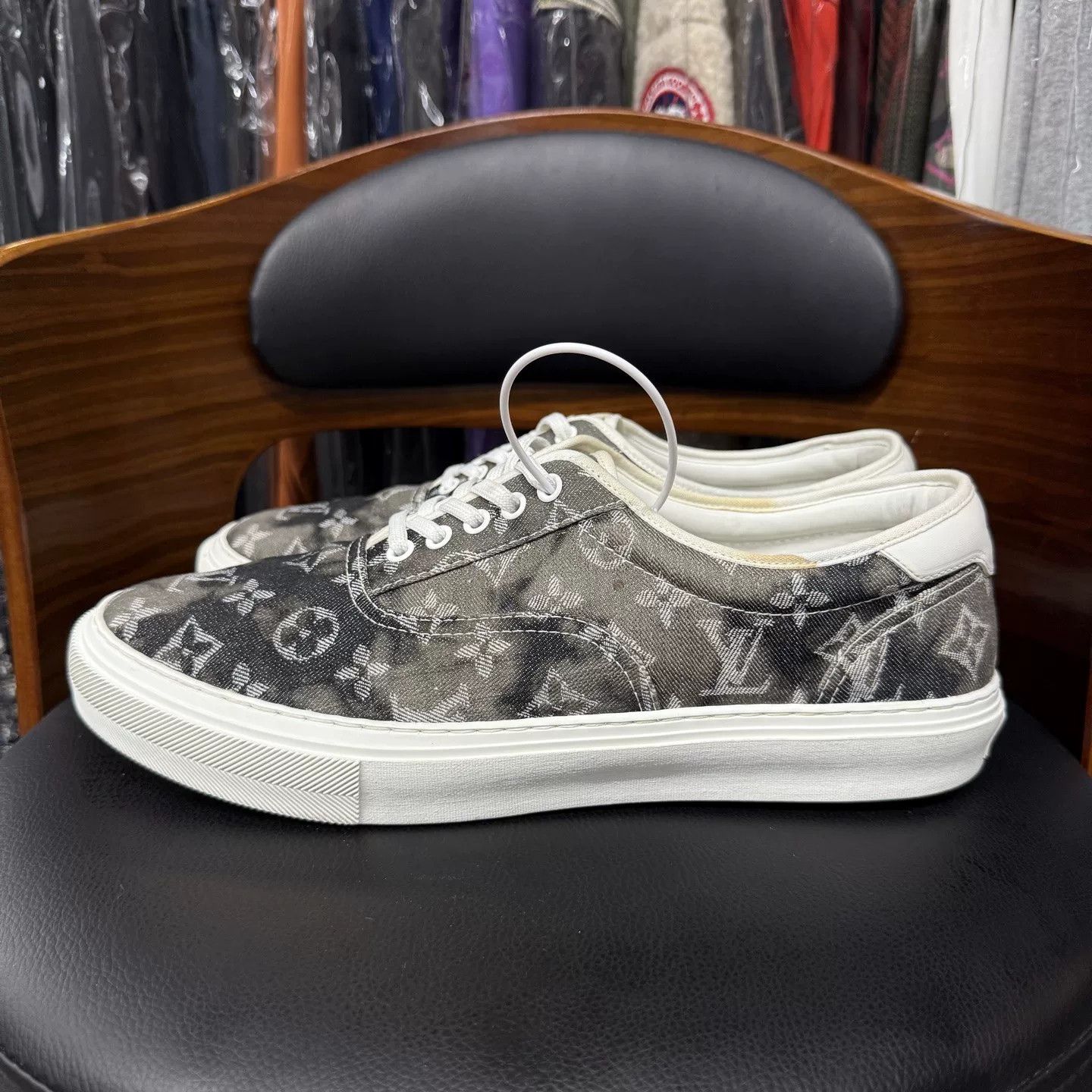 Louis Vuitton LV Ollie Gray Denim Star Print Size US 10 / EU 43 - 6 Thumbnail