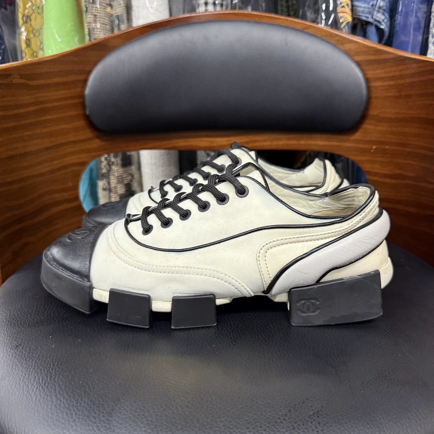 Chanel Chanel Black White Moon Shoes Size US 5.5 / IT 35.5 - 6 Thumbnail