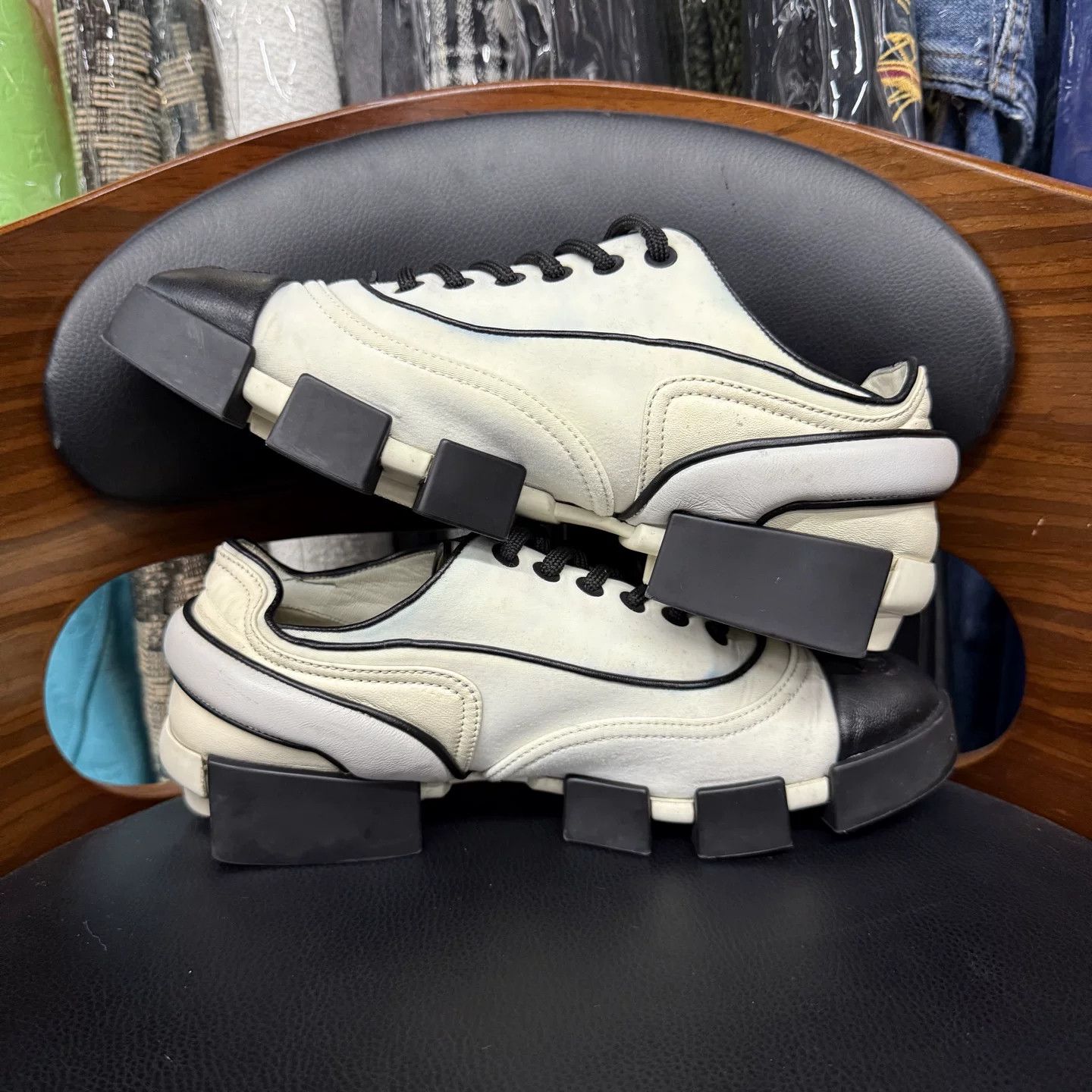 Chanel Chanel Black White Moon Shoes Size US 5.5 / IT 35.5 - 7 Thumbnail