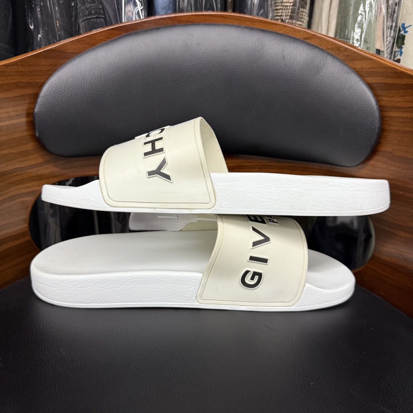 Givenchy Givenchy White Logo Slippers Size US 10 / EU 43 - 7 Thumbnail
