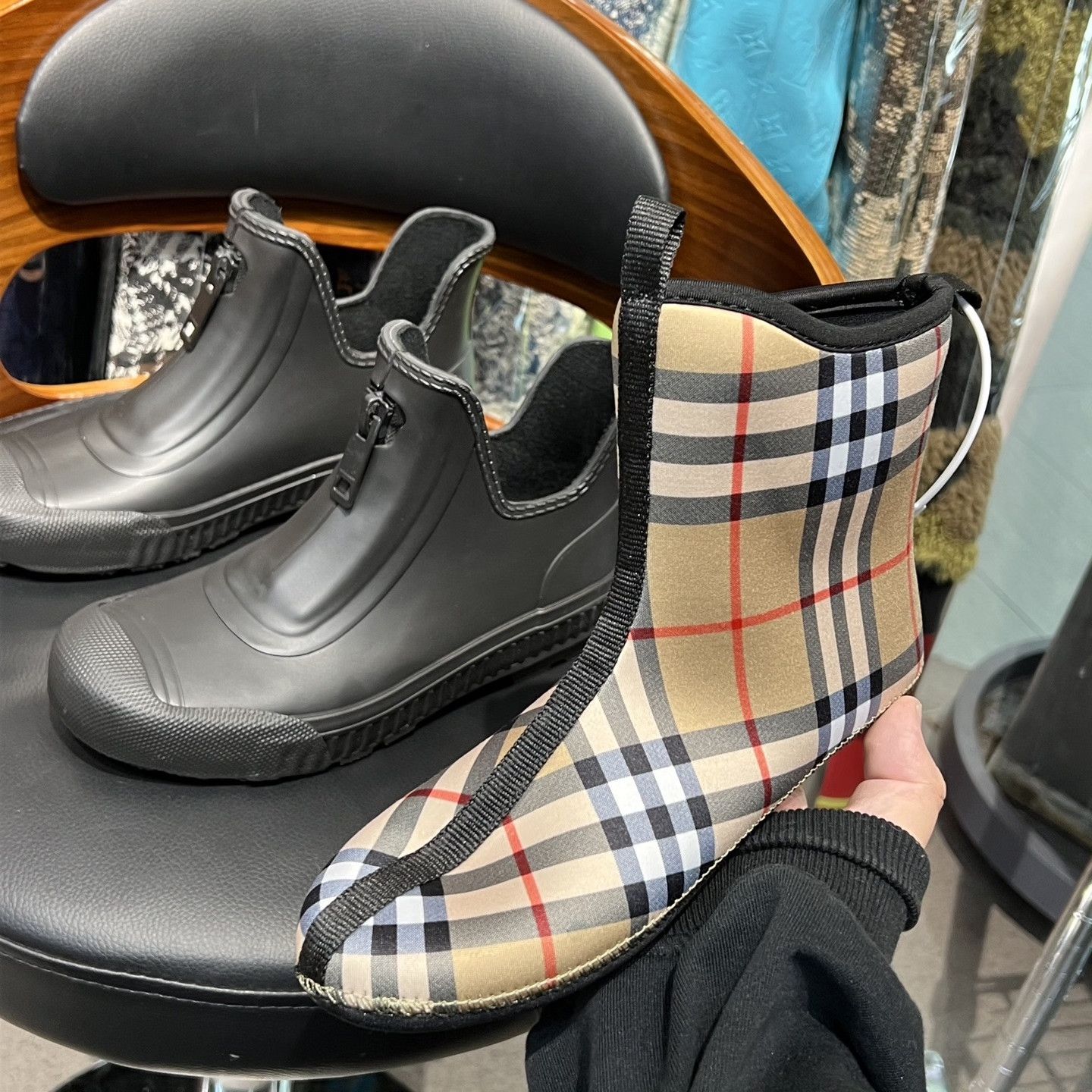 Burberry Burberry Classic Check Boots Size US 5 / IT 35 - 7 Thumbnail