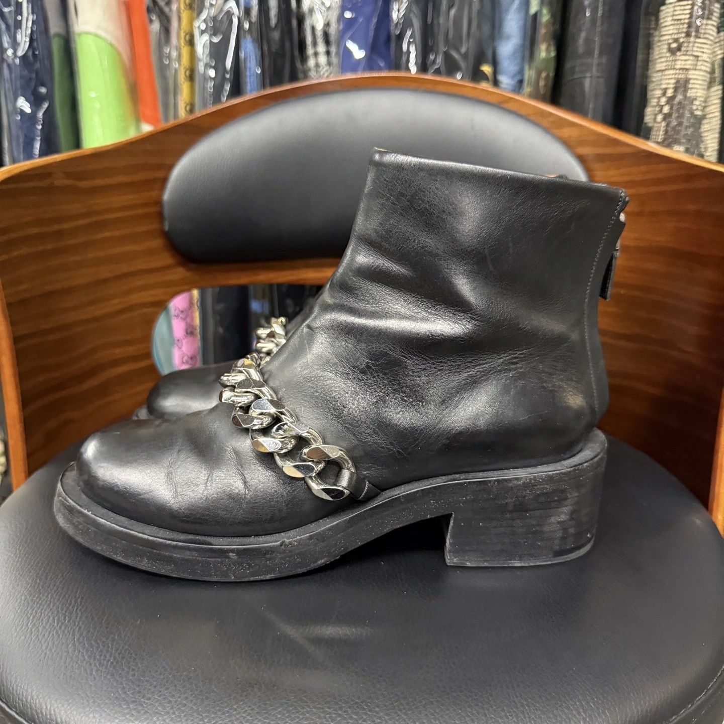 Givenchy Givenchy Classic Chain Black Ankle Boots Size US 7 / IT 37 - 6 Thumbnail