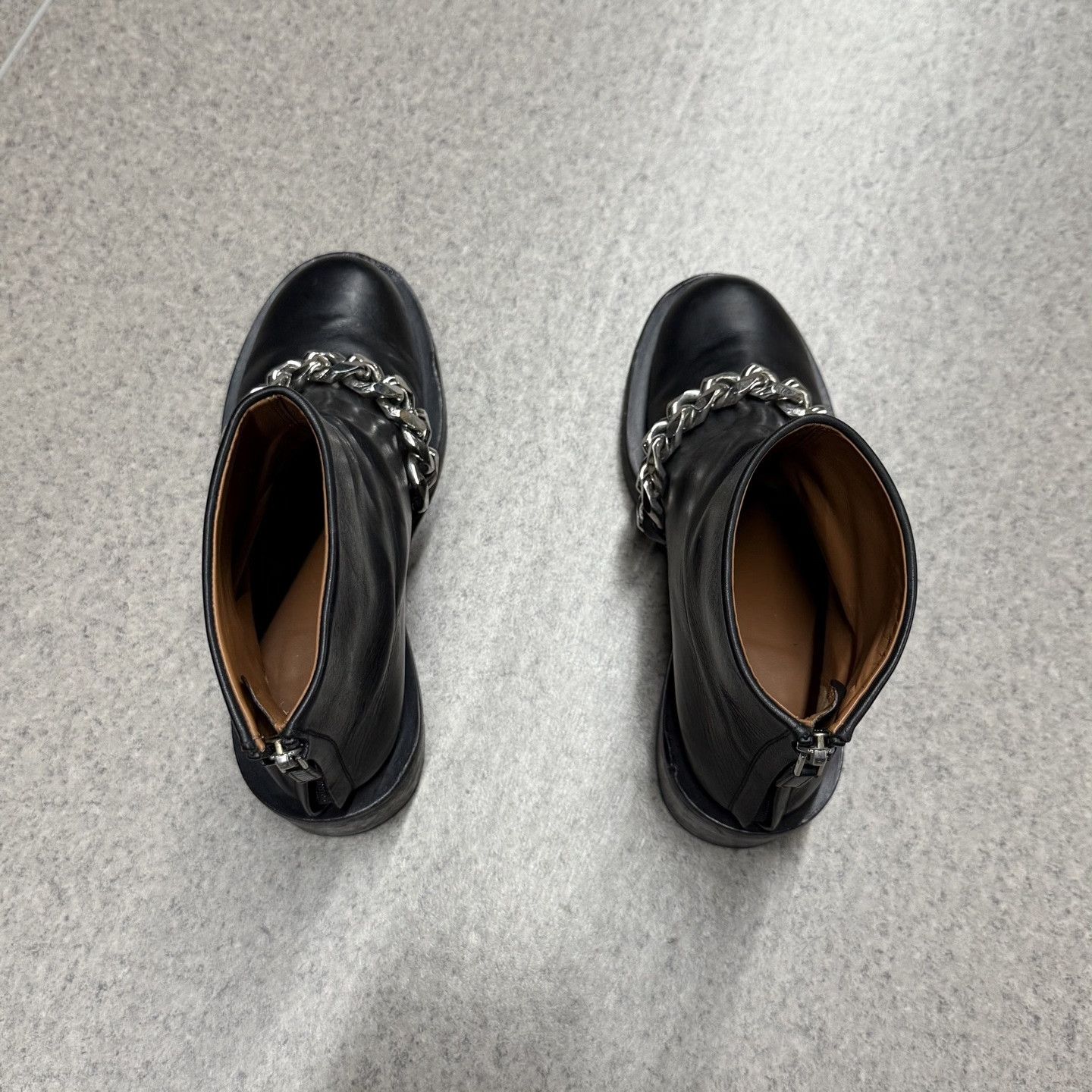 Givenchy Givenchy Classic Chain Black Ankle Boots Size US 7 / IT 37 - 8 Thumbnail