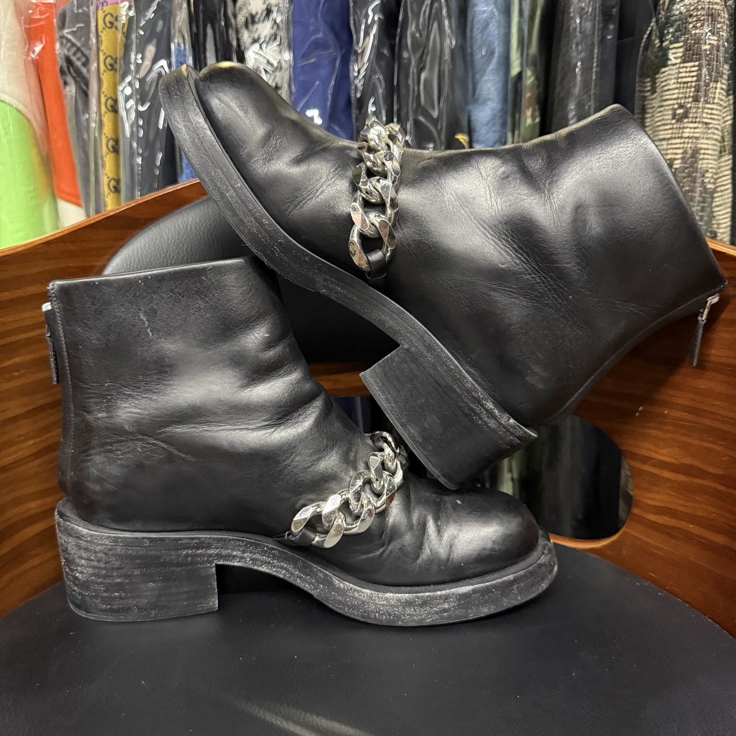 Givenchy Givenchy Classic Chain Black Ankle Boots Size US 7 / IT 37 - 7 Thumbnail