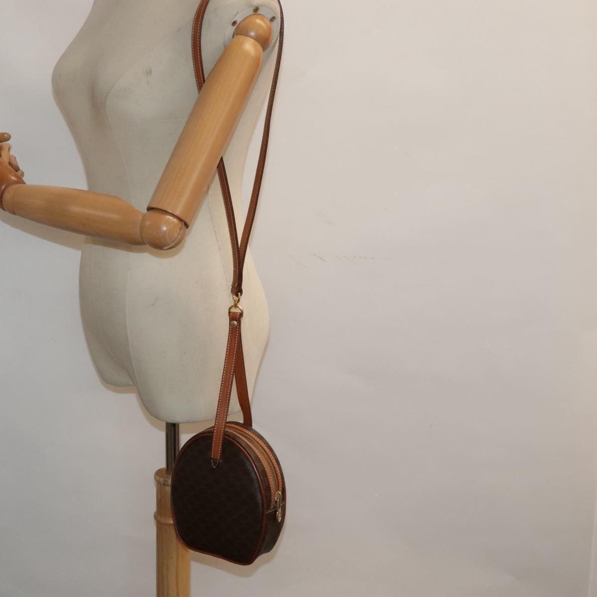 Celine Celine Vintage Macadam Circle Logo Canvas and Leather Size ONE SIZE - 14 Thumbnail