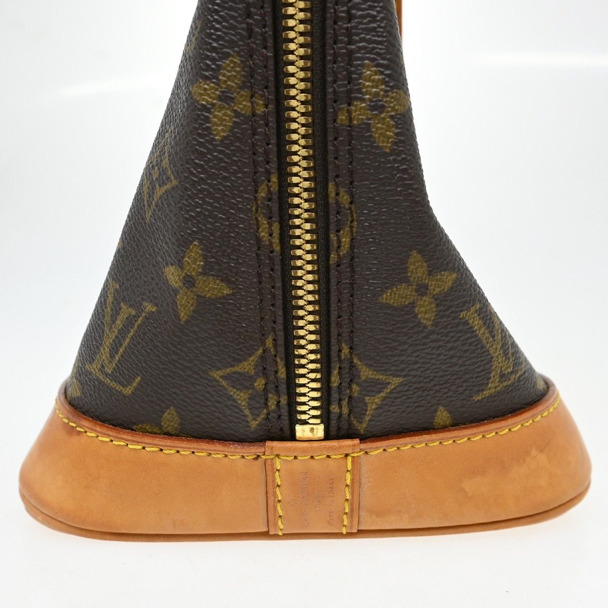Louis Vuitton Louis Vuitton Alma Handbag Monogram Canvas Size ONE SIZE - 3 Thumbnail