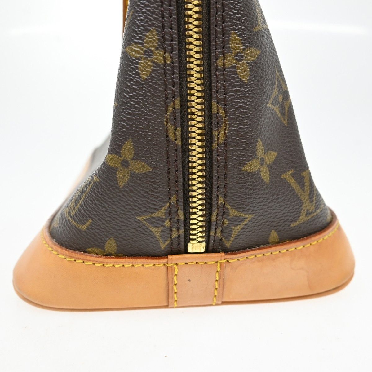 Louis Vuitton Louis Vuitton Alma Handbag Monogram Canvas Size ONE SIZE - 4 Thumbnail