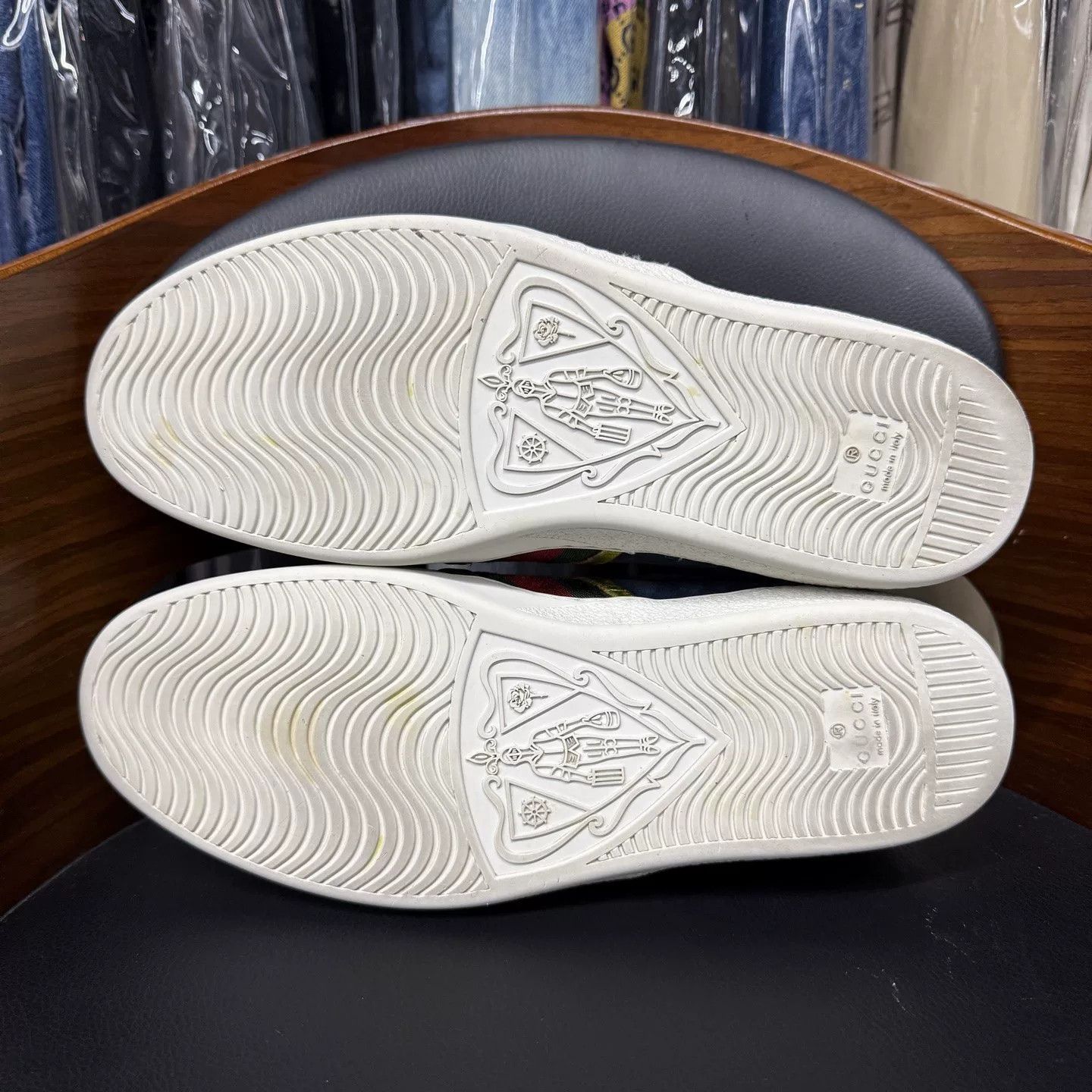 Gucci Gucci Velvet Blue ACE Sneakers Size US 8 / EU 41 - 9 Thumbnail