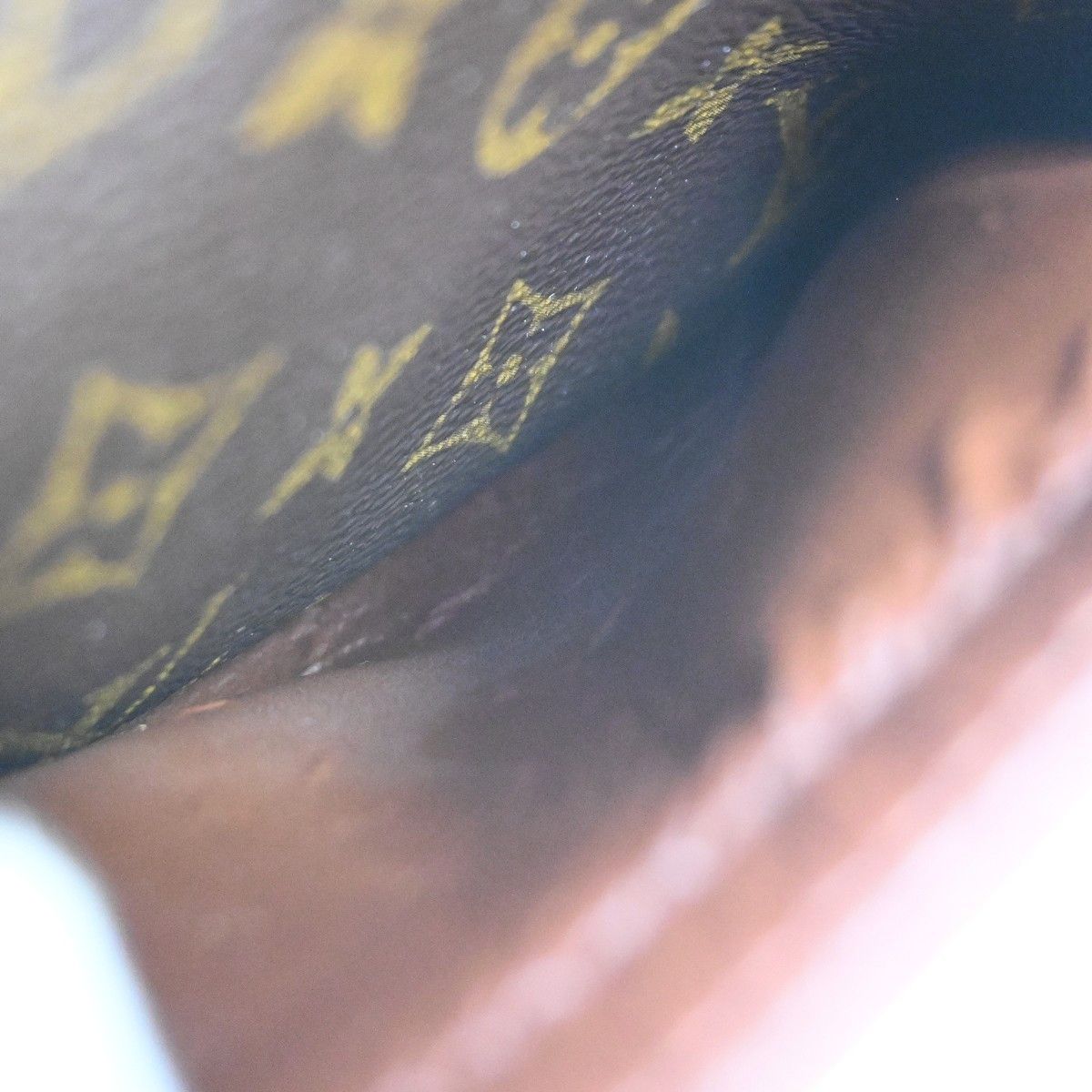Louis Vuitton Louis Vuitton Blois Handbag Monogram Canvas Size ONE SIZE - 15 Thumbnail