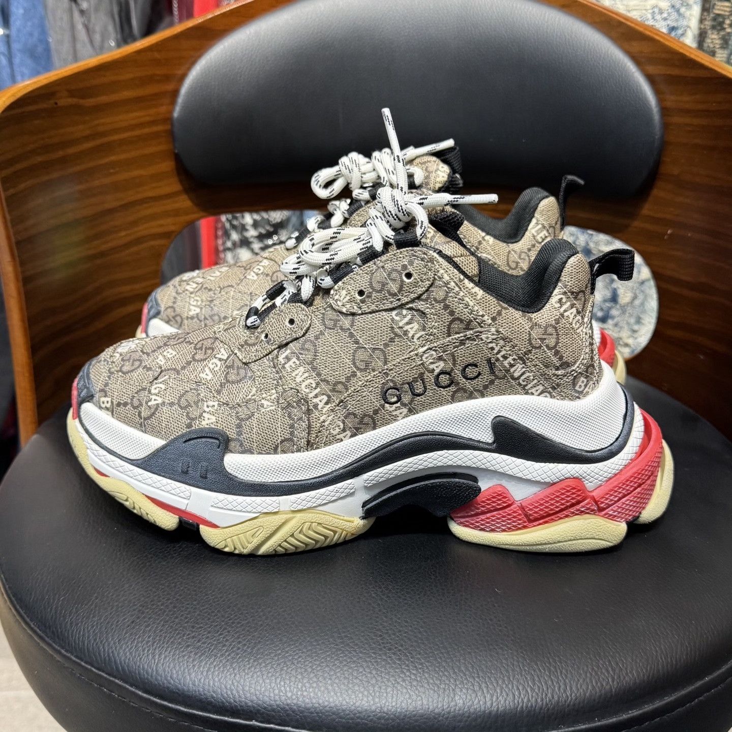 Balenciaga Balenciaga x Gucci Brown Triple S Size US 4 / IT 34 - 6 Thumbnail