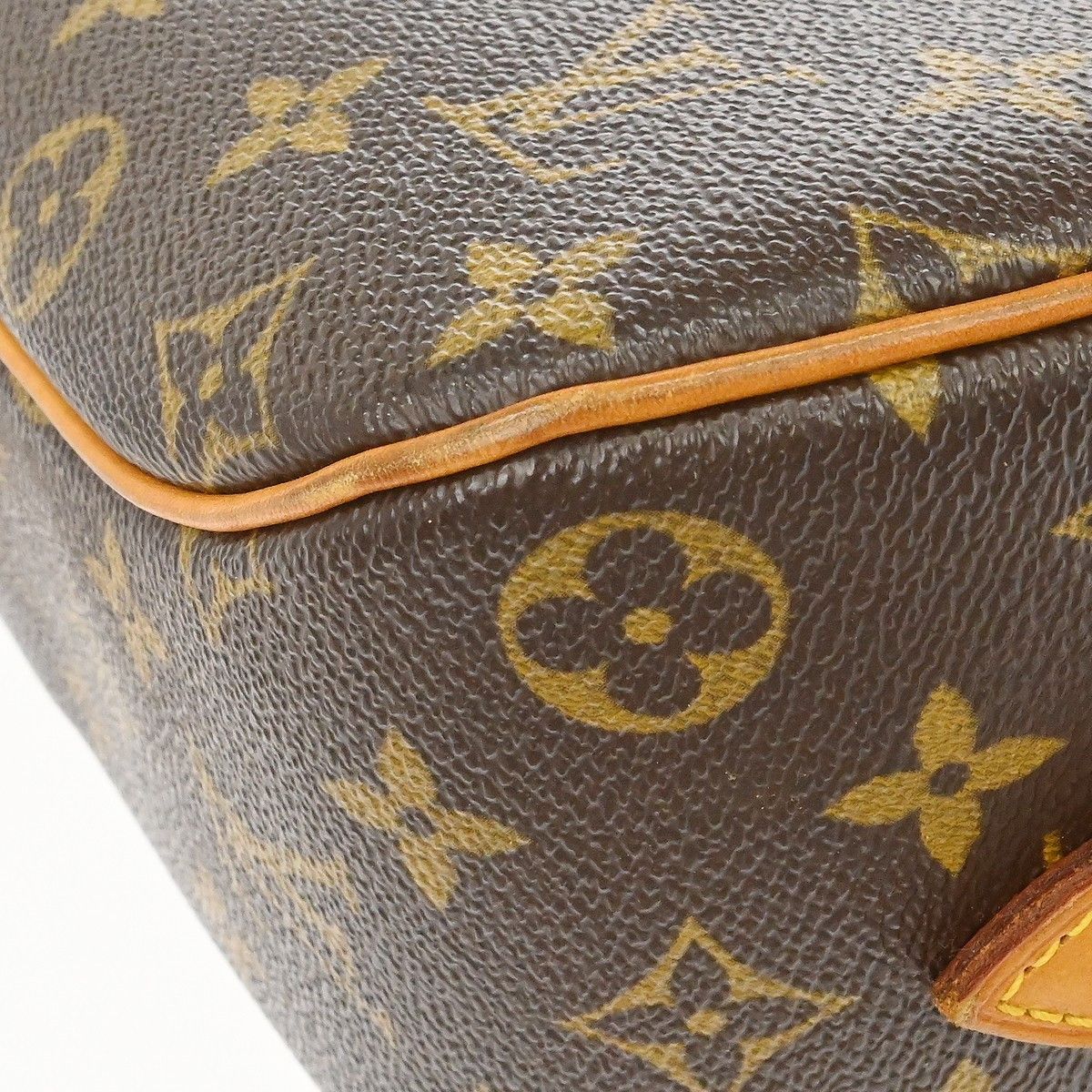 Louis Vuitton Louis Vuitton Blois Handbag Monogram Canvas Size ONE SIZE - 8 Thumbnail