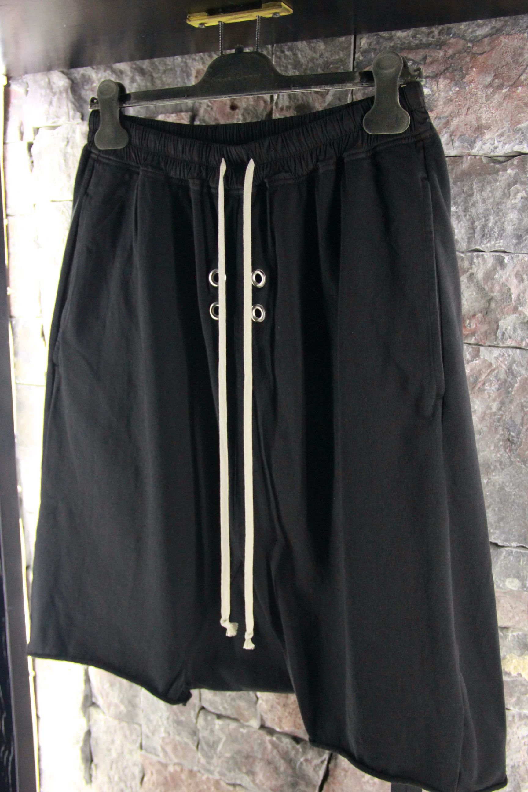 Rick Owens Rick Owens Black Shorts Men 34 Size US 34 / EU 50 - 5 Thumbnail
