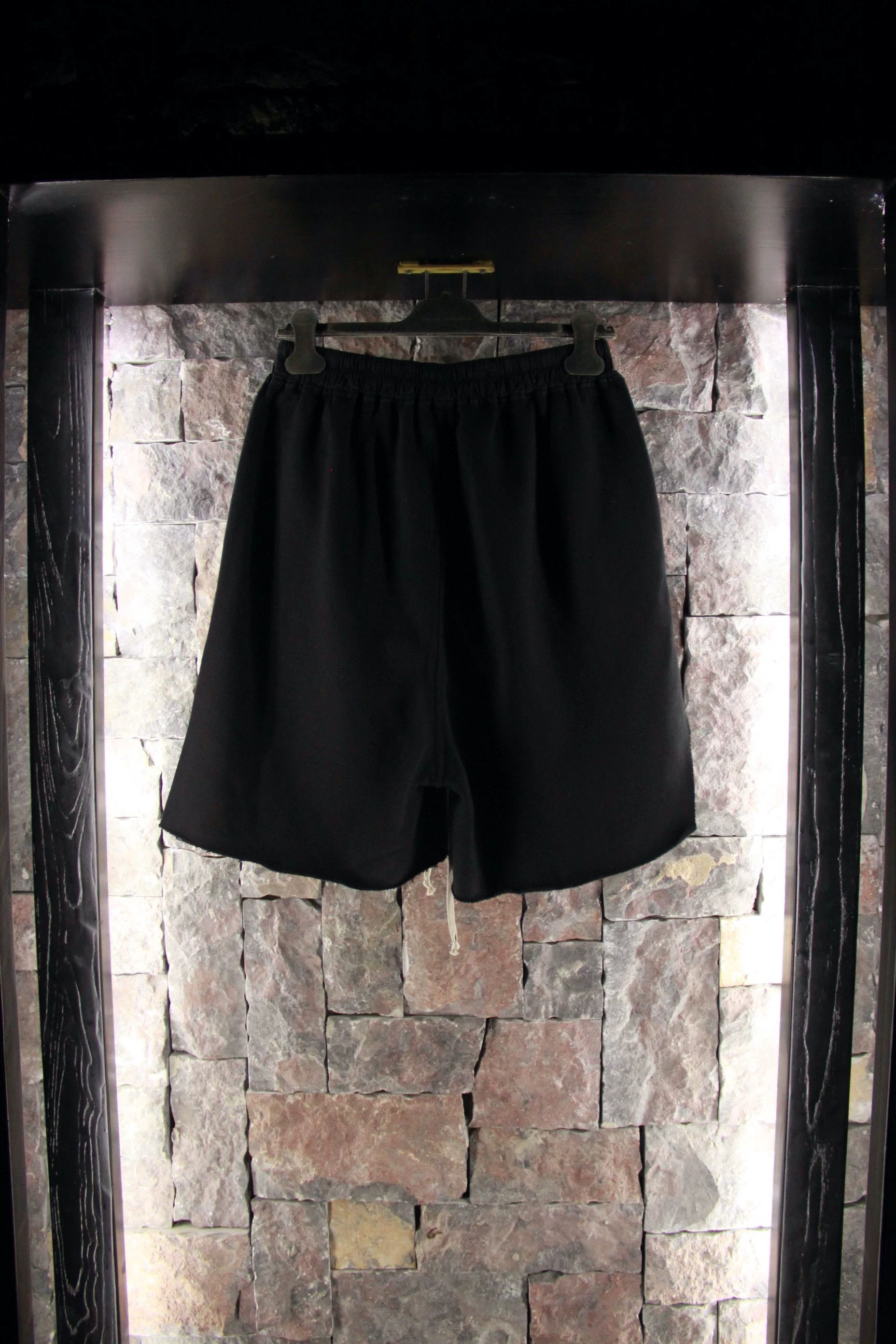 Rick Owens Rick Owens Black Shorts Men 32 Size US 32 / EU 48 - 2 Thumbnail