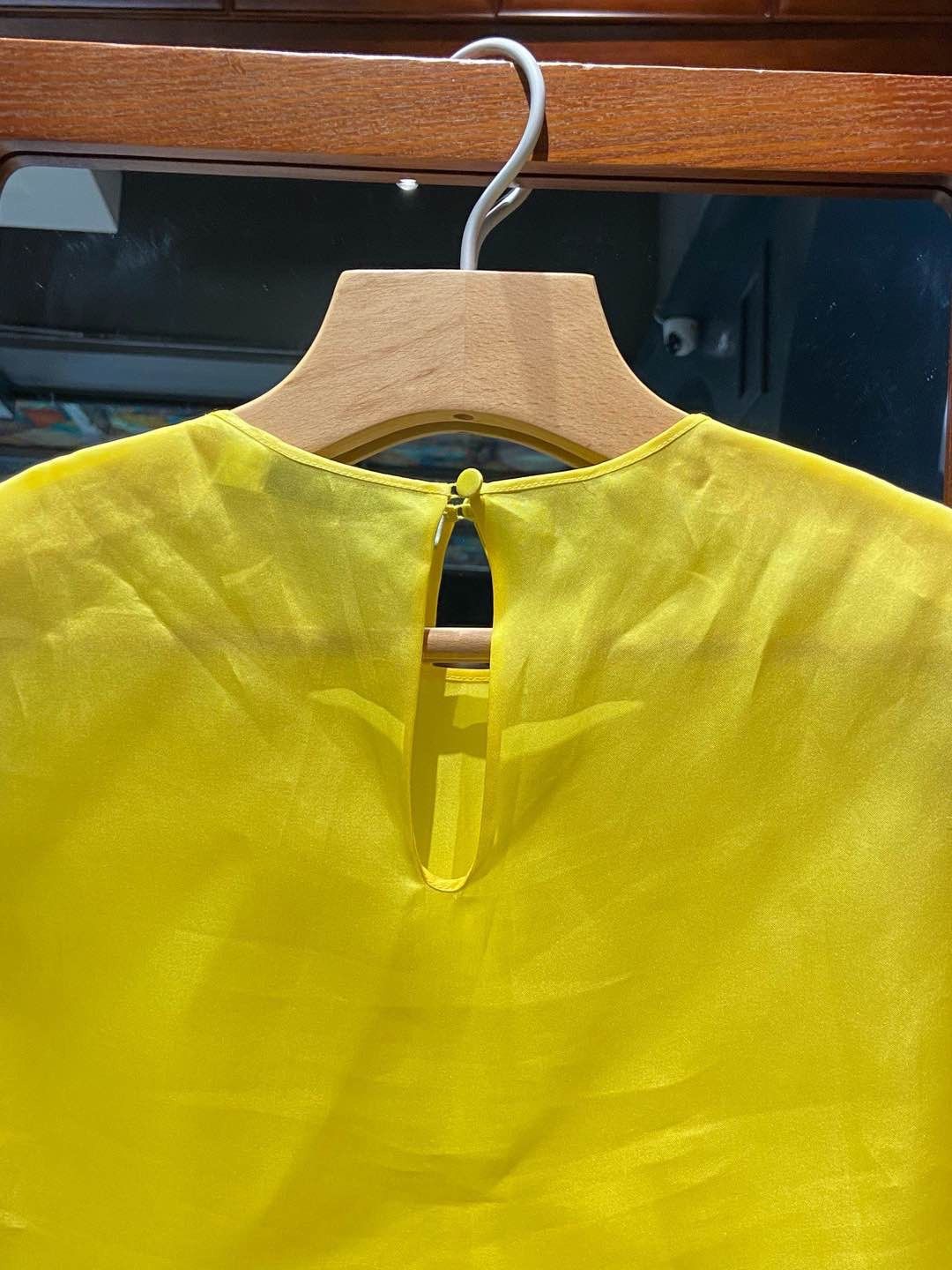 Dior Christian Dior Yellow Silk Tank Top Size 36 Size XS / US 0-2 / IT 36-38 - 10 Thumbnail