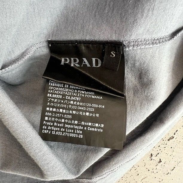 Prada Prada Graphic Print T-Shirt Size S Size US S / EU 44-46 / 1 - 4 Thumbnail