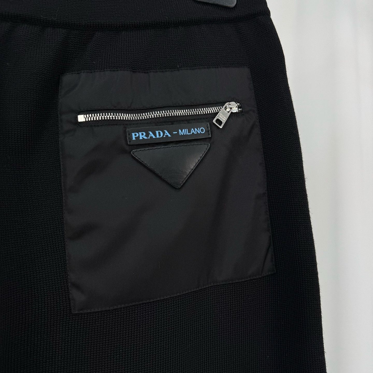 Prada Prada Logo Patch Knit Joggers Size 32 Size US 32 / EU 48 - 9 Thumbnail