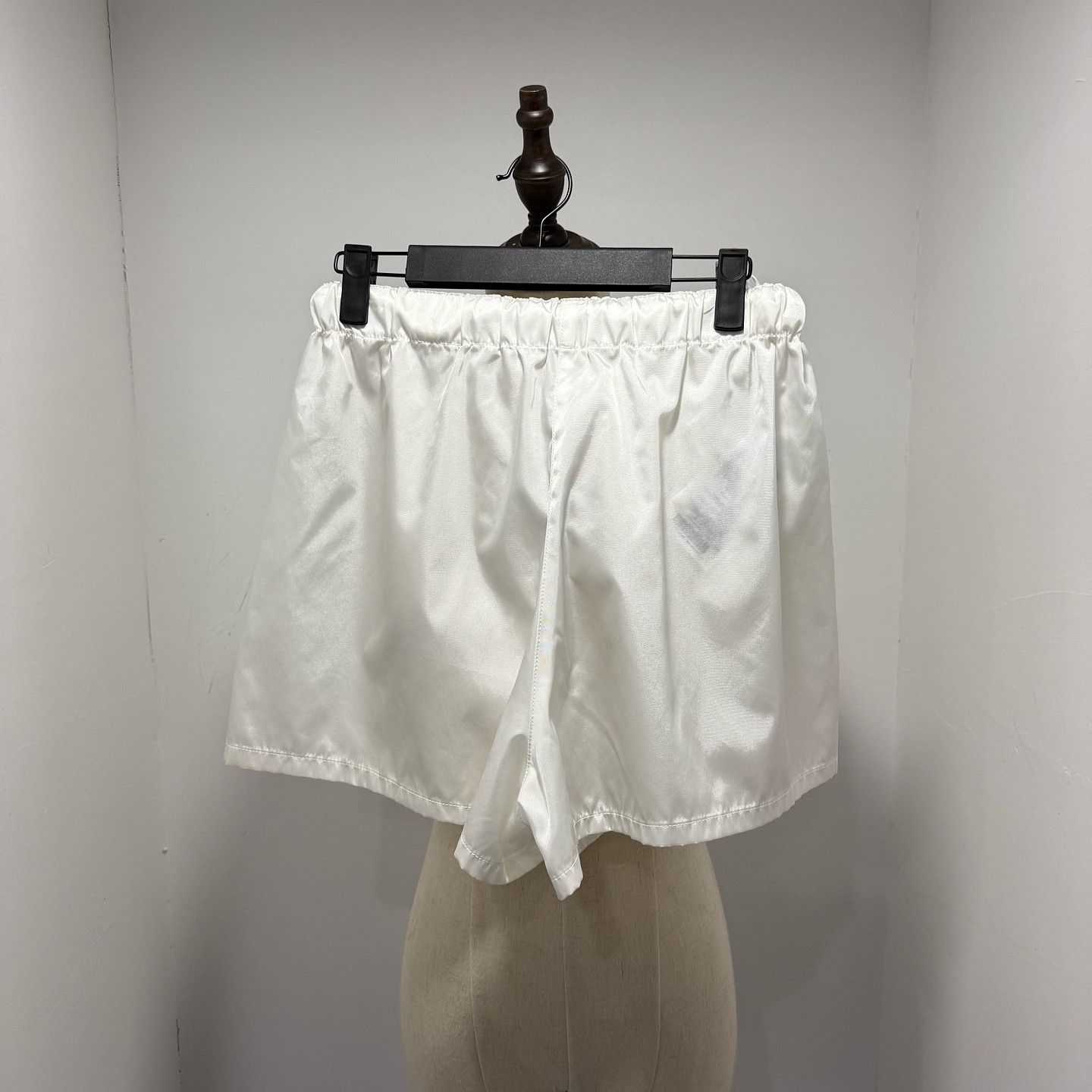 Prada Prada Re-Nylon Logo Shorts Size 40 Size 27" / US 4 / IT 40 - 2 Thumbnail