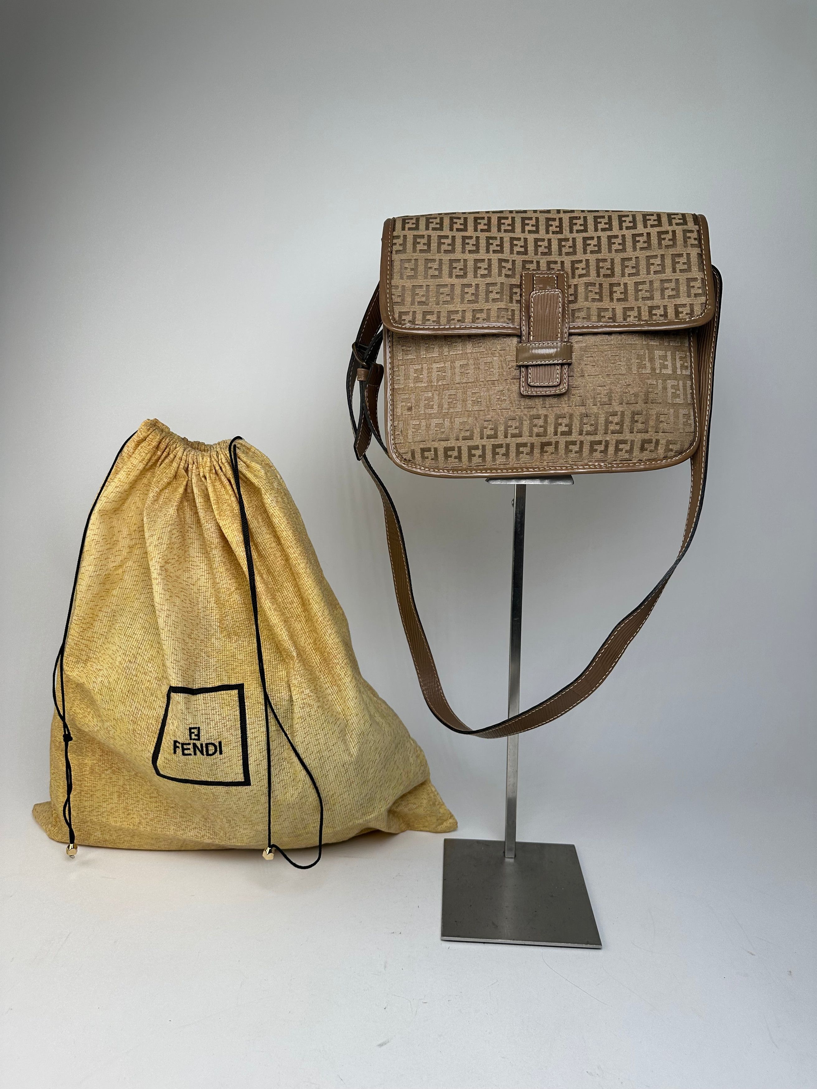 Fendi Vintage FF Monogram Leather Shoulder Bag Brown Size ONE SIZE - 13 Thumbnail