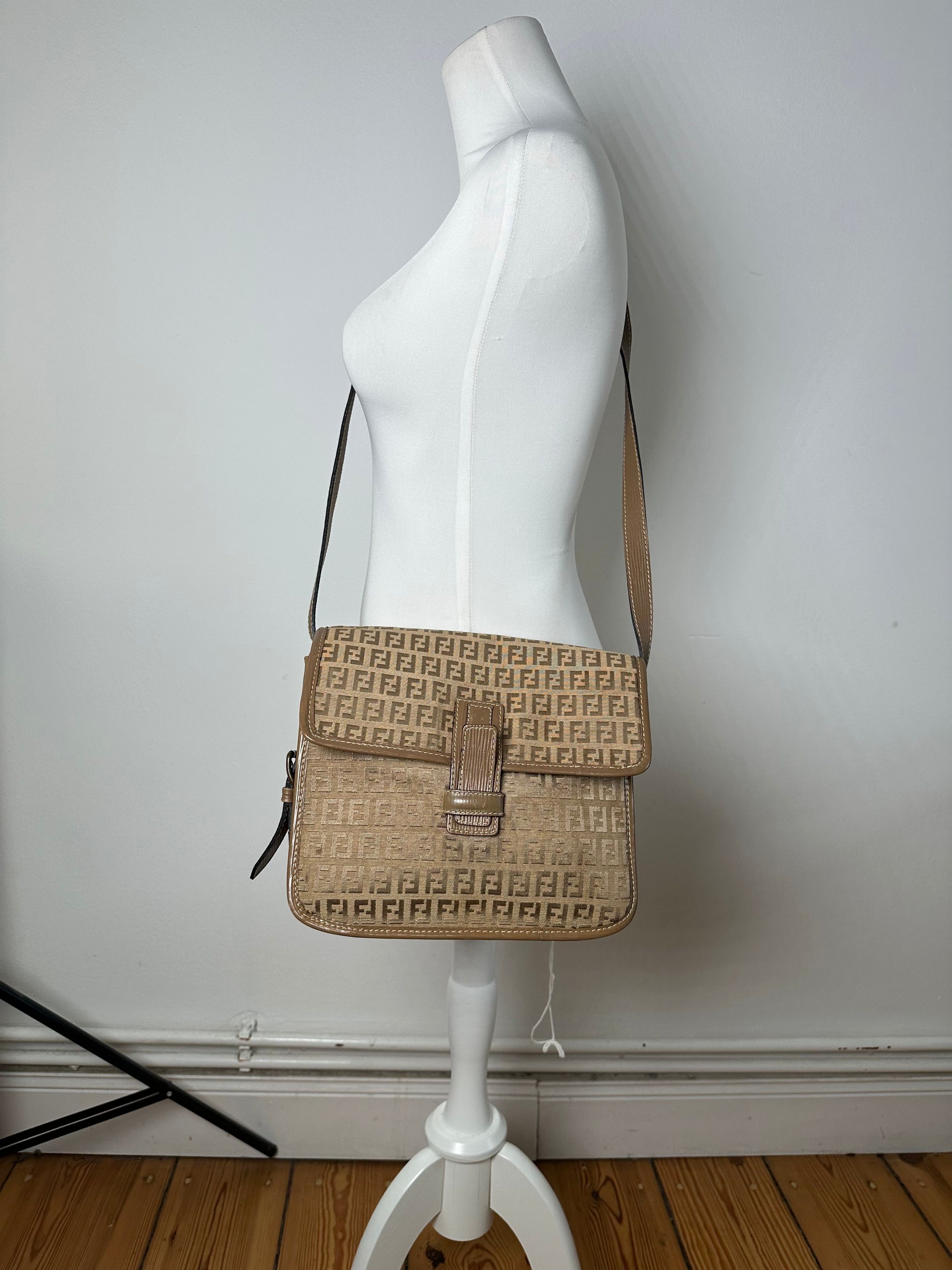 Fendi Vintage FF Monogram Leather Shoulder Bag Brown Size ONE SIZE - 8 Thumbnail
