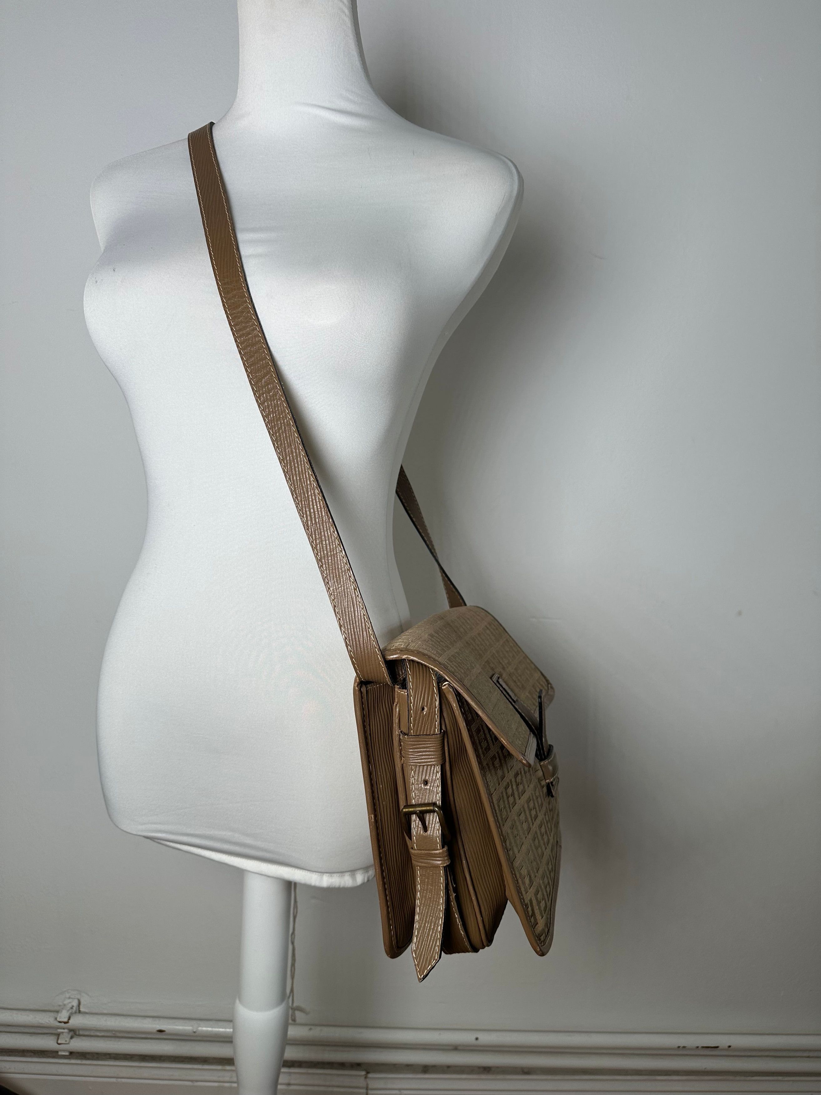 Fendi Vintage FF Monogram Leather Shoulder Bag Brown Size ONE SIZE - 6 Thumbnail