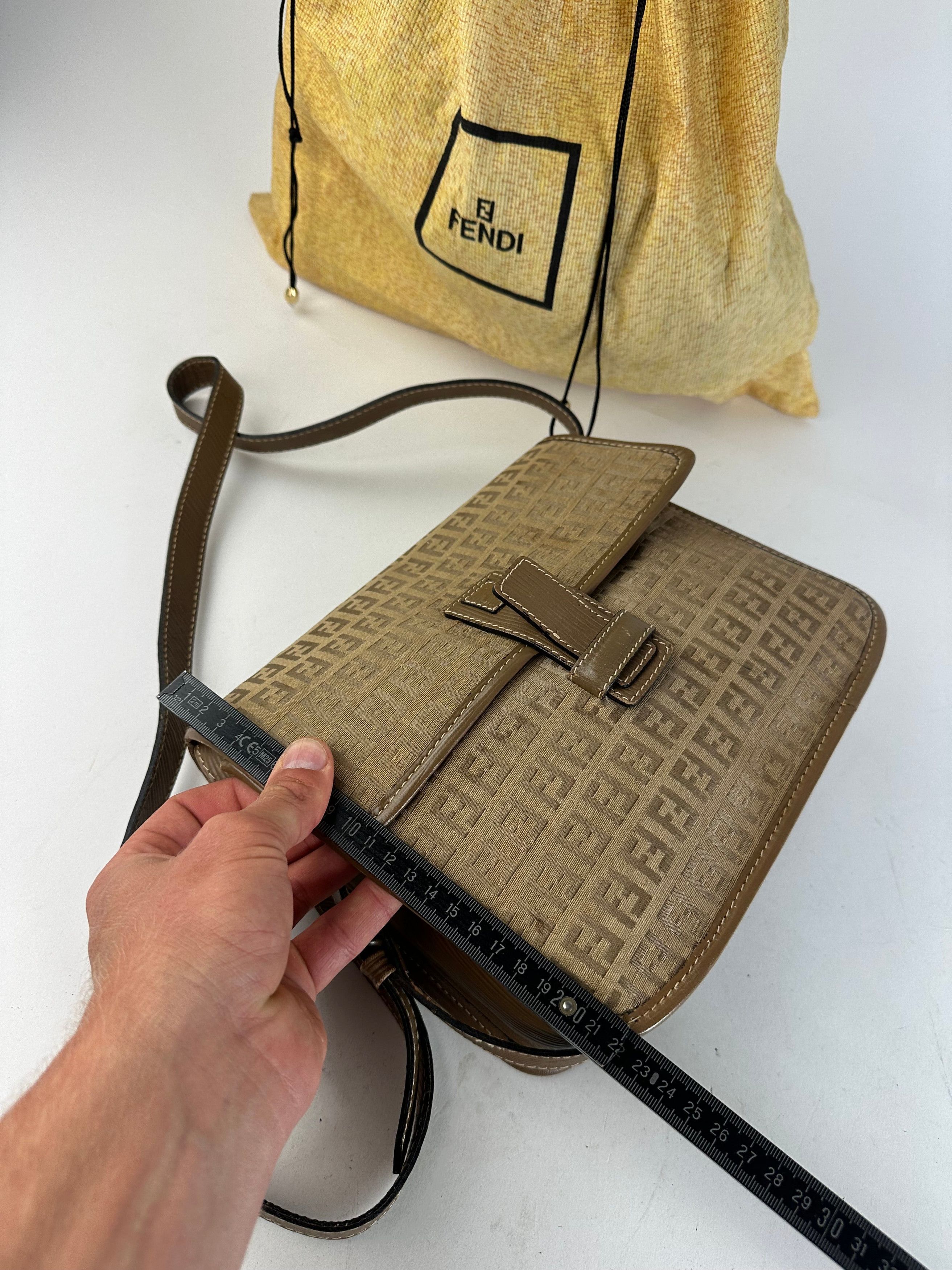 Fendi Vintage FF Monogram Leather Shoulder Bag Brown Size ONE SIZE - 11 Thumbnail