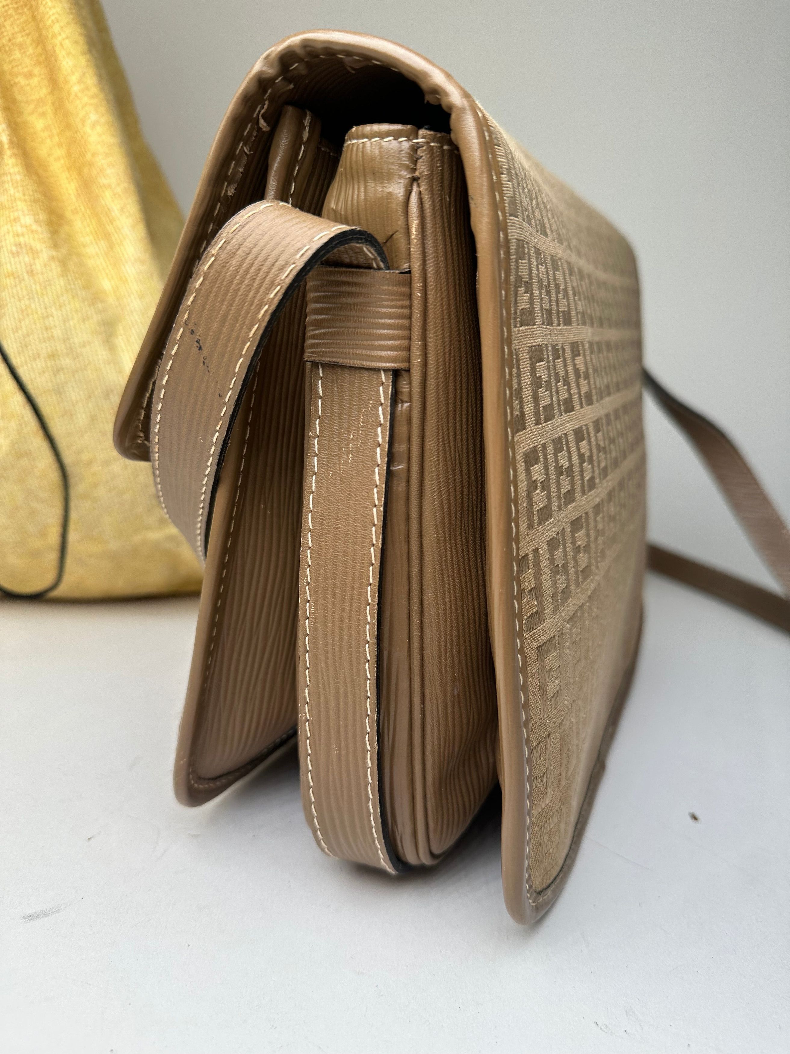 Fendi Vintage FF Monogram Leather Shoulder Bag Brown Size ONE SIZE - 7 Thumbnail