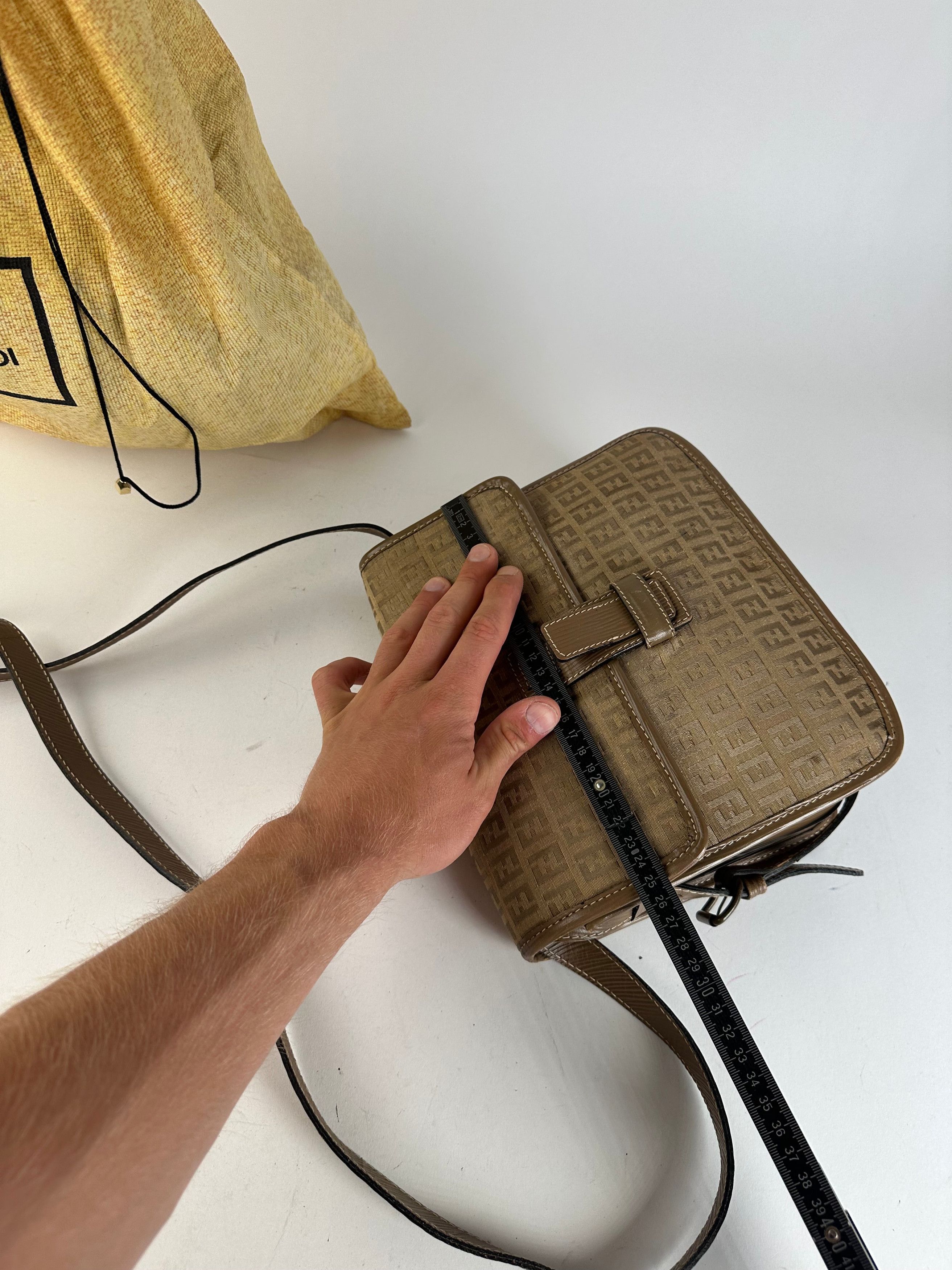 Fendi Vintage FF Monogram Leather Shoulder Bag Brown Size ONE SIZE - 9 Thumbnail