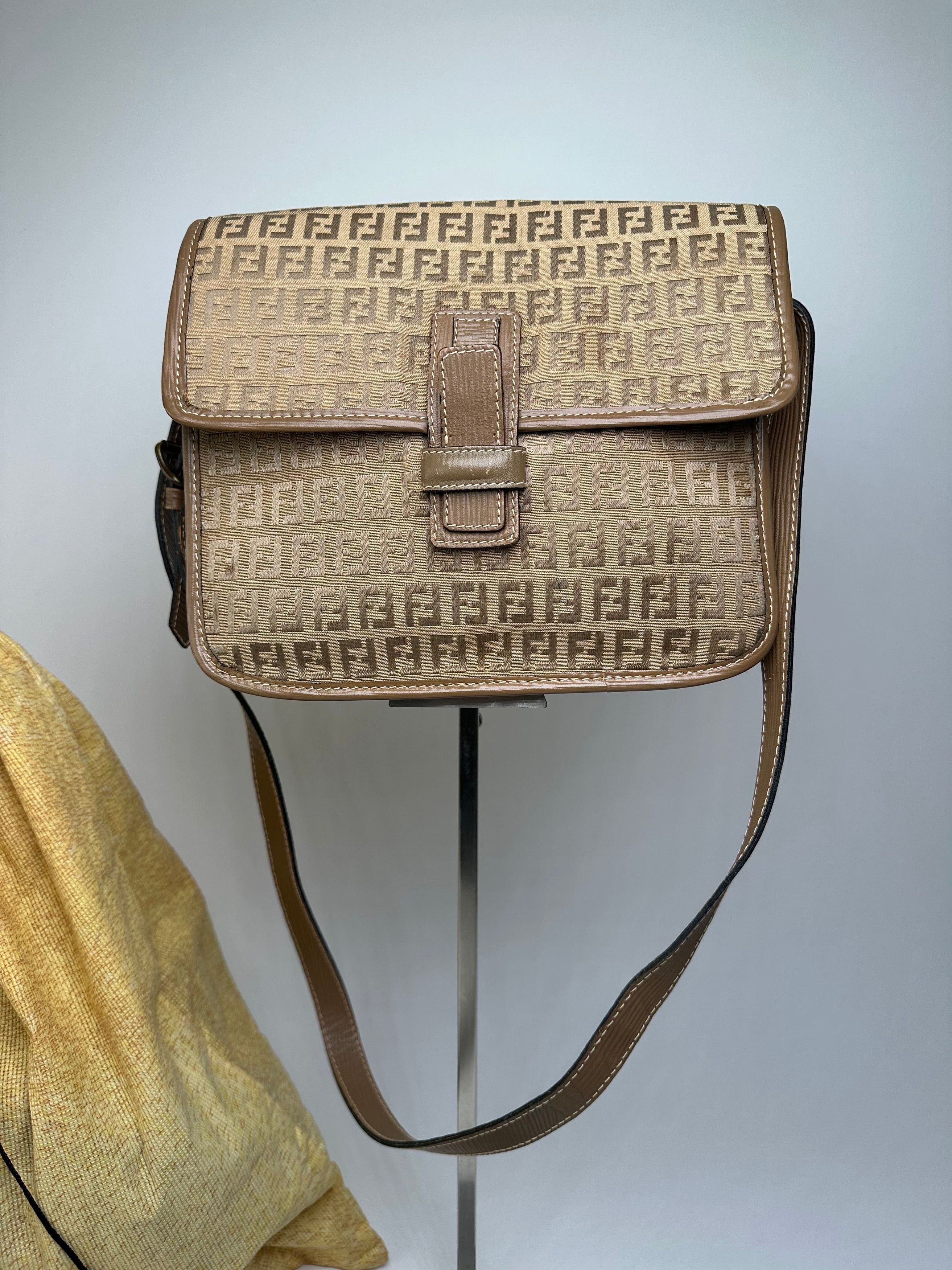 Fendi Vintage FF Monogram Leather Shoulder Bag Brown Size ONE SIZE - 10 Thumbnail