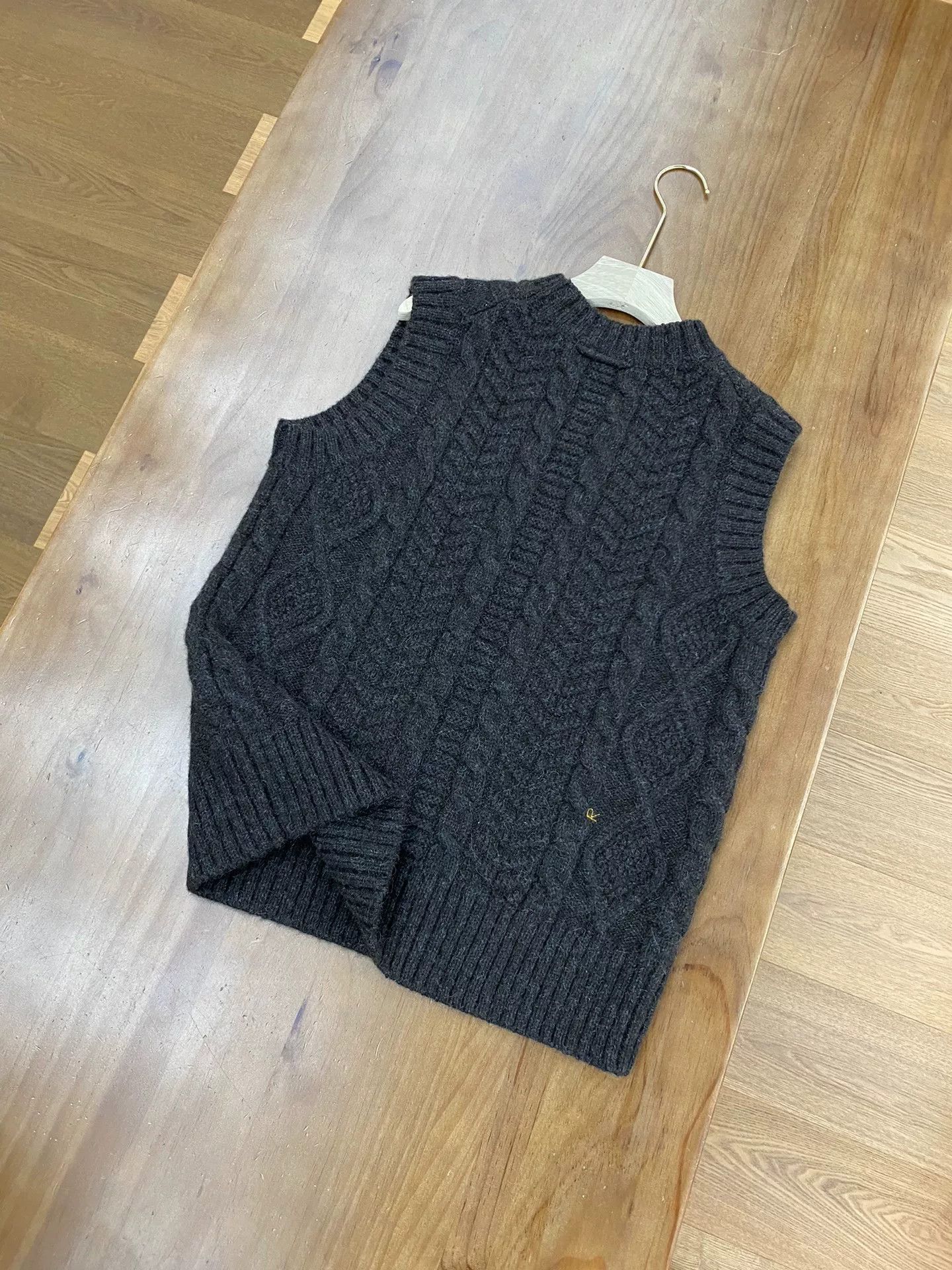 45rpm 45R Irish Cable Women's Cashmere Vest Size M / US 6-8 / IT 42-44 - 8 Thumbnail