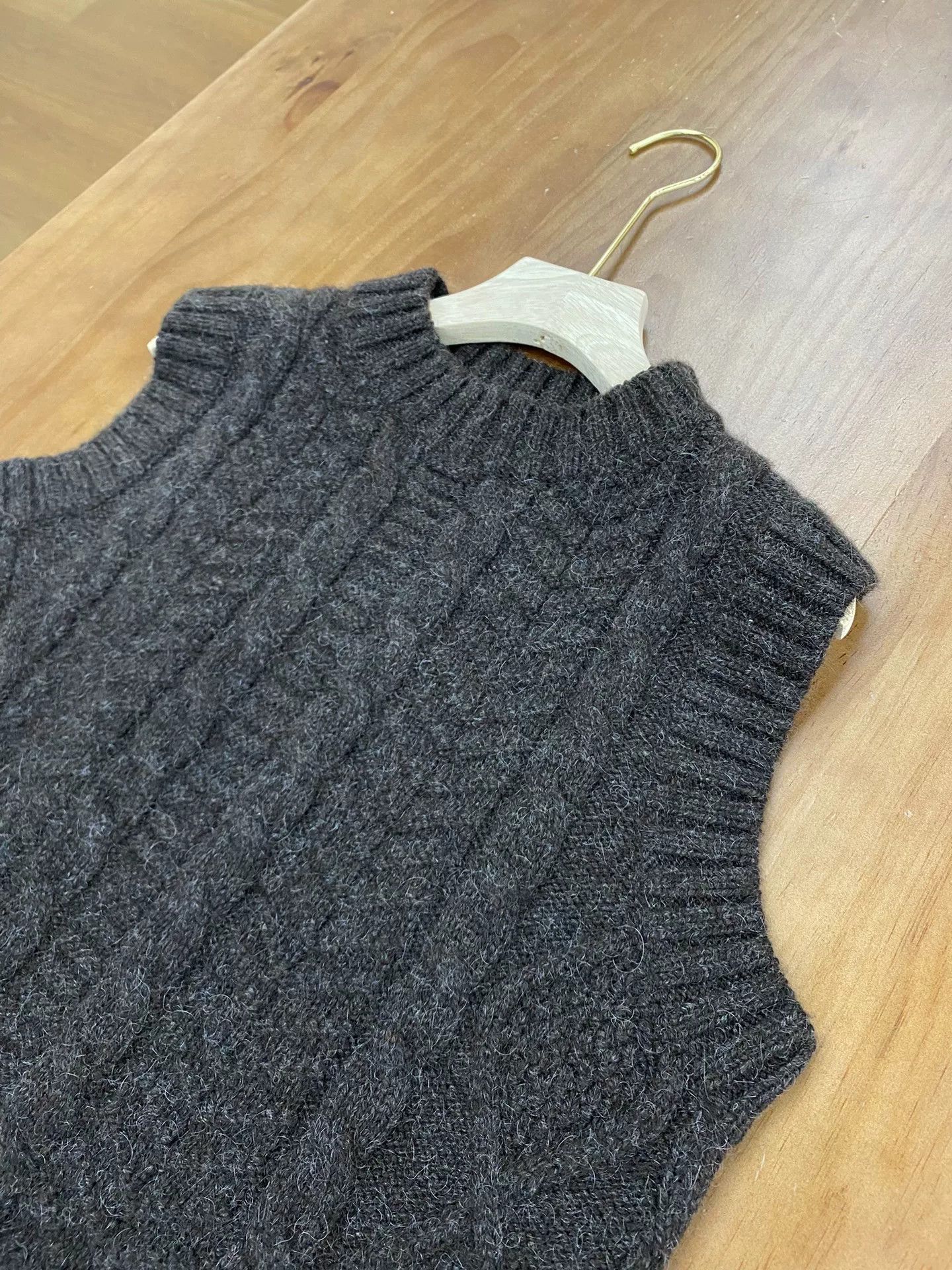 45rpm 45R Irish Cable Women's Cashmere Vest Size M / US 6-8 / IT 42-44 - 9 Thumbnail