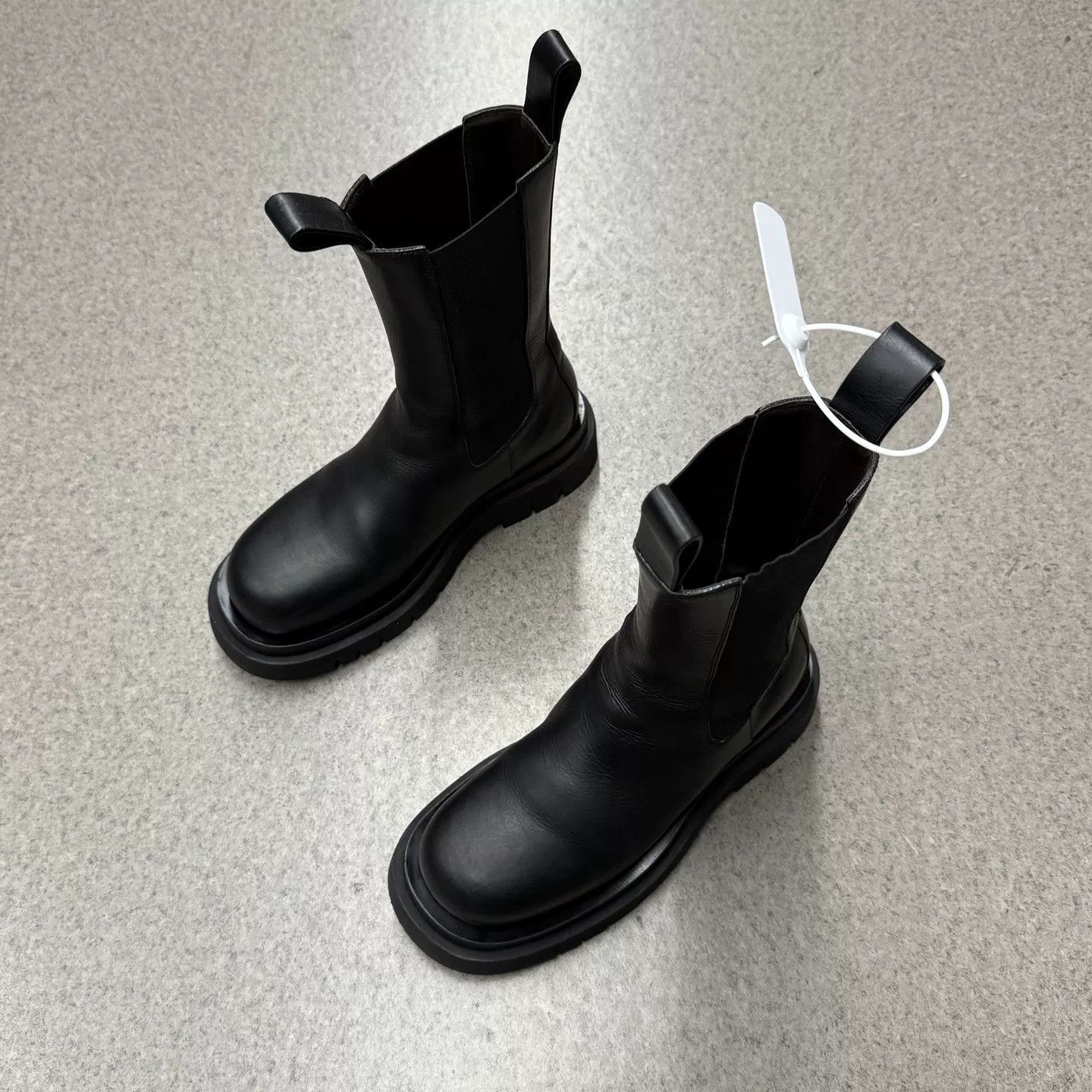 Bottega Veneta Bottega Veneta Black Thick Sole Chelsea Boots Size US 6 / IT 36 - 5 Thumbnail