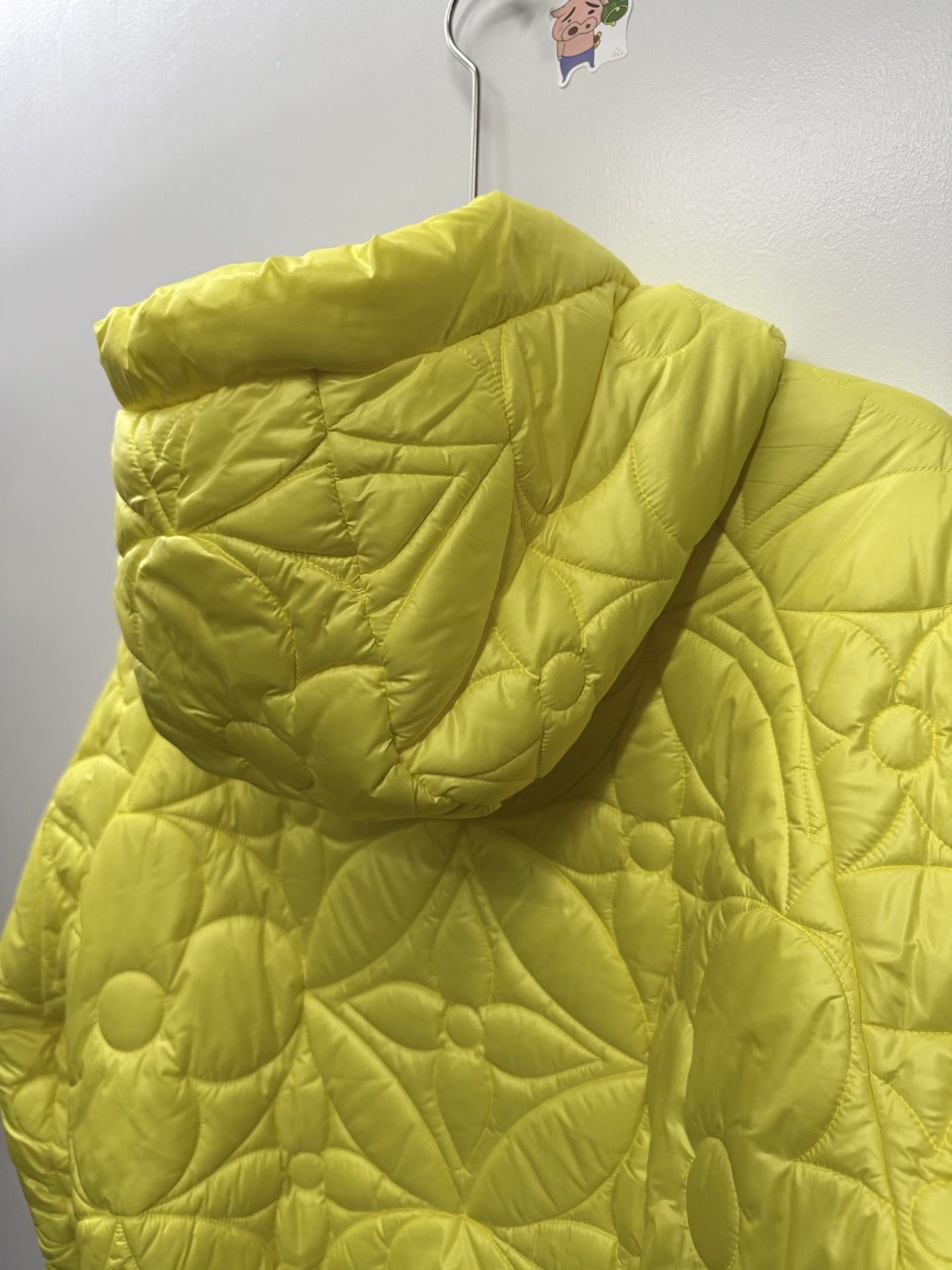 Louis Vuitton Louis Vuitton Embossed All-over Print Tag Down Jacket Size US S / EU 44-46 / 1 - 5 Thumbnail