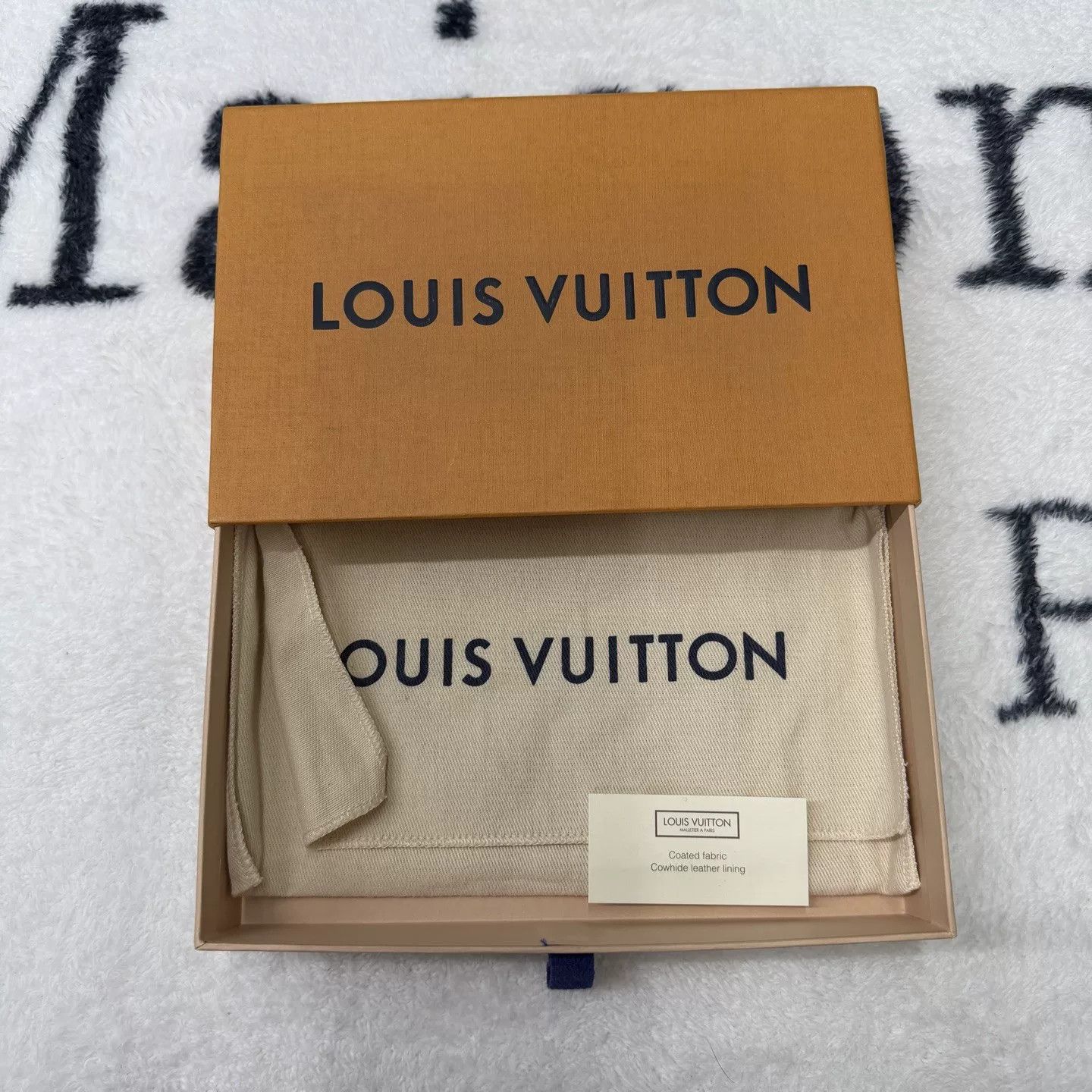 Louis Vuitton LV Monogram Bean Wallet Size ONE SIZE - 4 Thumbnail