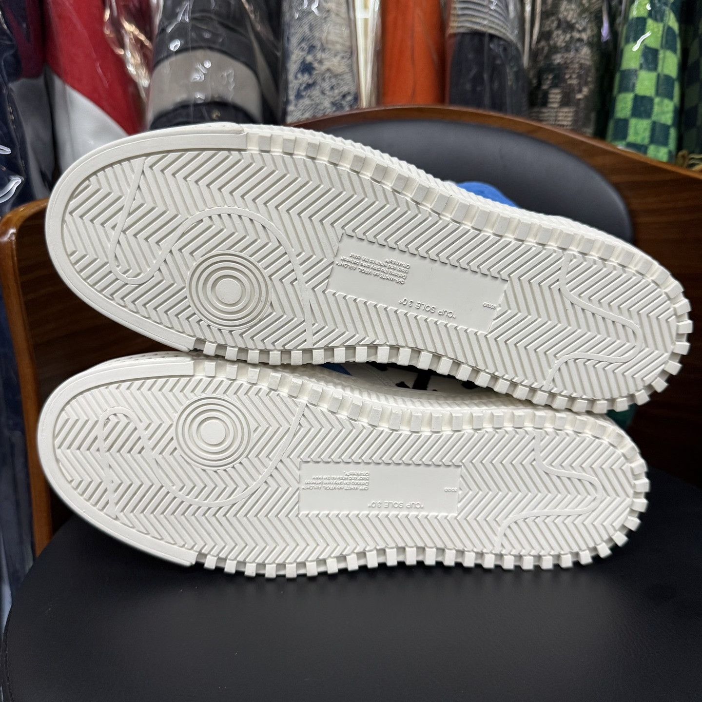 Off-White Off White Off Court Sneakers Size US 7 / EU 40 - 8 Thumbnail