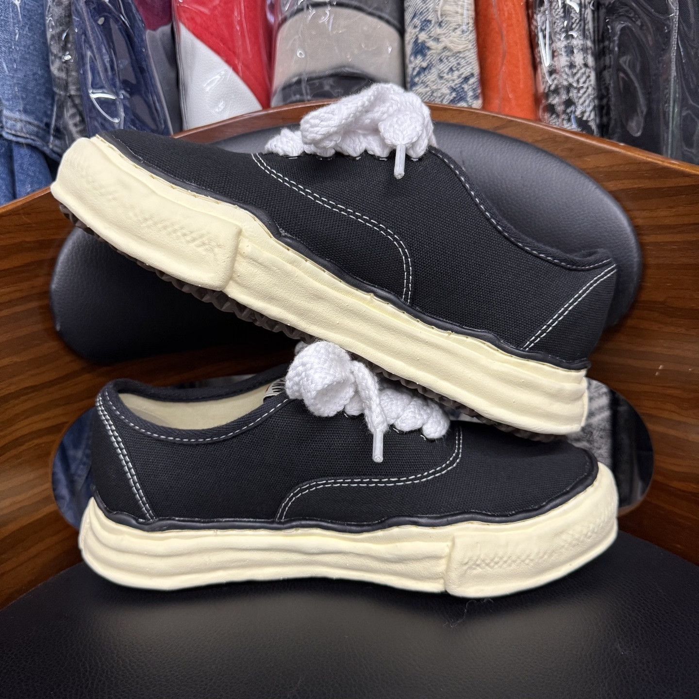 Maison MIHARA YASUHIRO Mihara Yasuhiro MMY Black Distressed Vulcanized Shoes Size US 5 / EU 37 - 7 Thumbnail