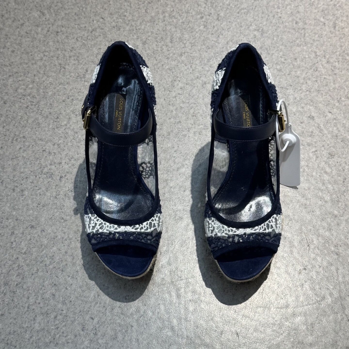 Louis Vuitton Louis Vuitton Metal Buckle Sandals Size US 5.5 / IT 35.5 - 8 Thumbnail