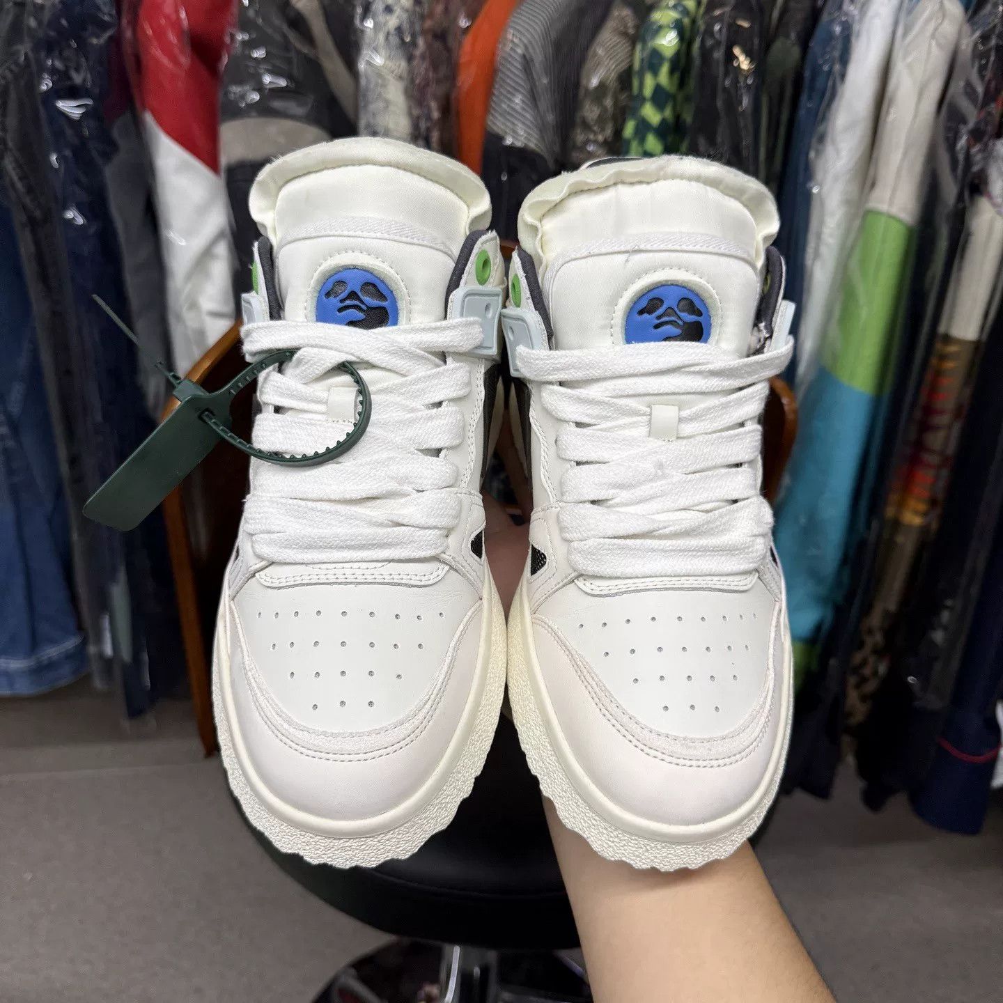 Off-White Off White OW Arrow White Black Size US 9 / EU 42 - 5 Thumbnail