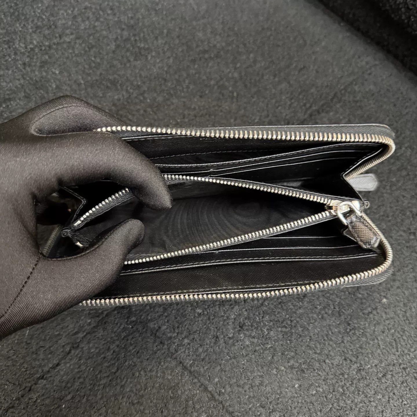 Prada PRADA Long Triangle Steel Logo Black Wallet Size ONE SIZE - 4 Thumbnail