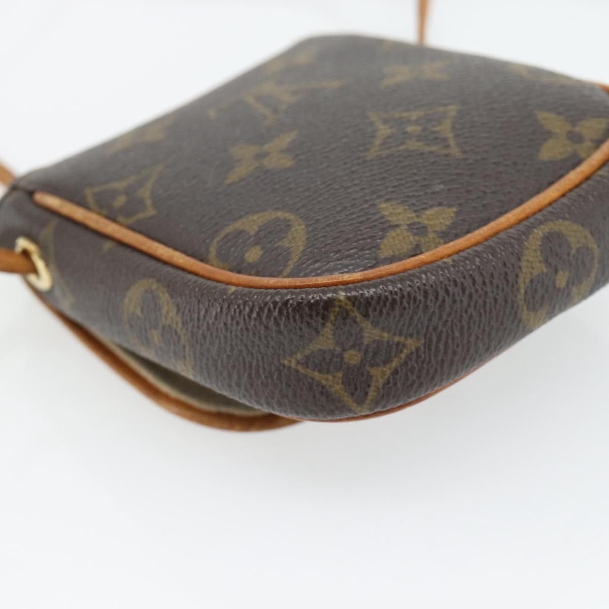 Louis Vuitton Louis Vuitton Cancun Pochette Monogram Canvas Size ONE SIZE - 10 Thumbnail