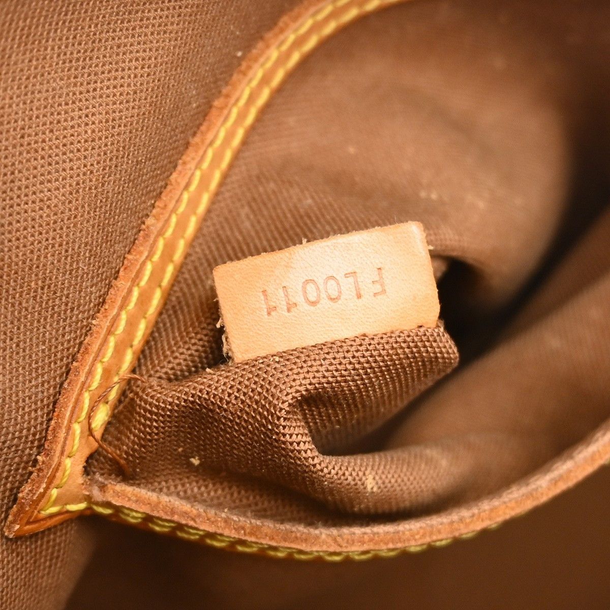 Louis Vuitton Louis Vuitton Alma Handbag Monogram Canvas Size ONE SIZE - 5 Thumbnail