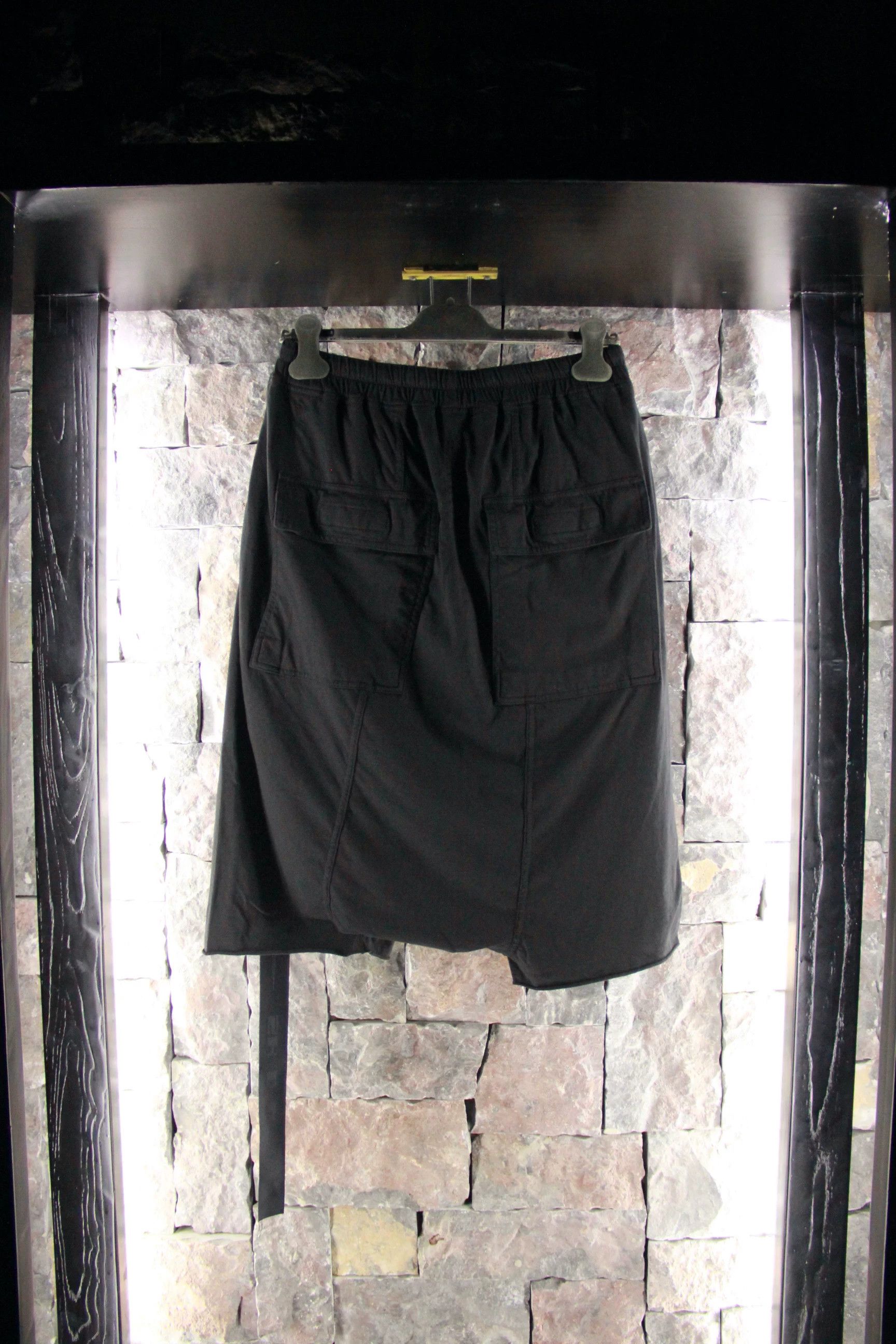 Rick Owens Rick Owens Black Shorts Men 34 Size US 34 / EU 50 - 2 Thumbnail