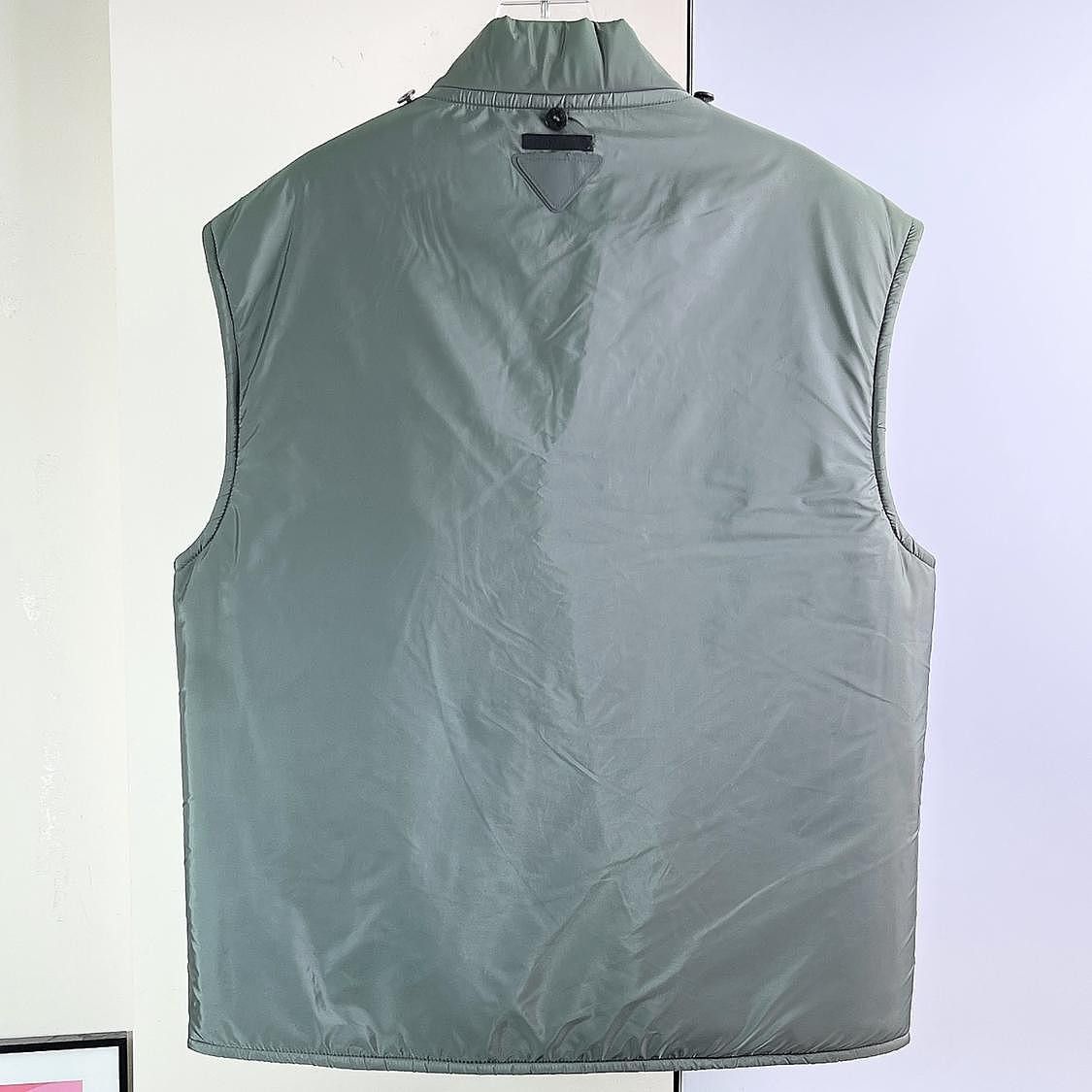 Prada Prada Logo Patch Padded Vest Size S Size US S / EU 44-46 / 1 - 2 Thumbnail