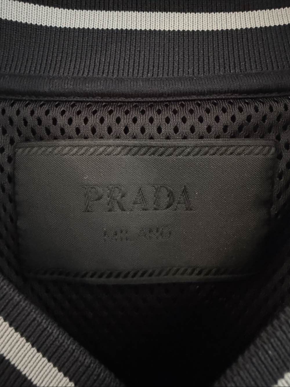 Prada Prada Contrast Trim V-Neck T-Shirt XXL Size US XXL / EU 58 / 5 - 3 Thumbnail