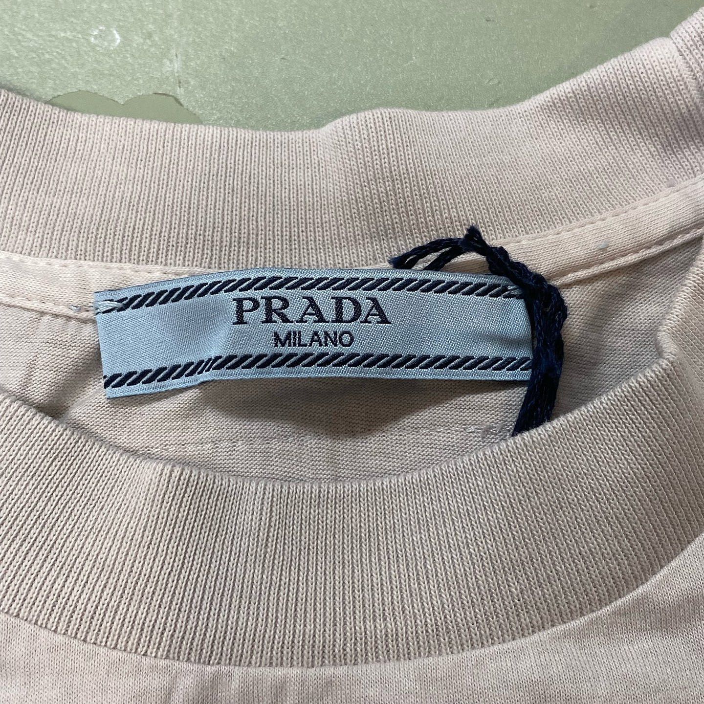 Prada Prada Back Triangle Logo T-Shirt Size M Size US M / EU 48-50 / 2 - 3 Thumbnail