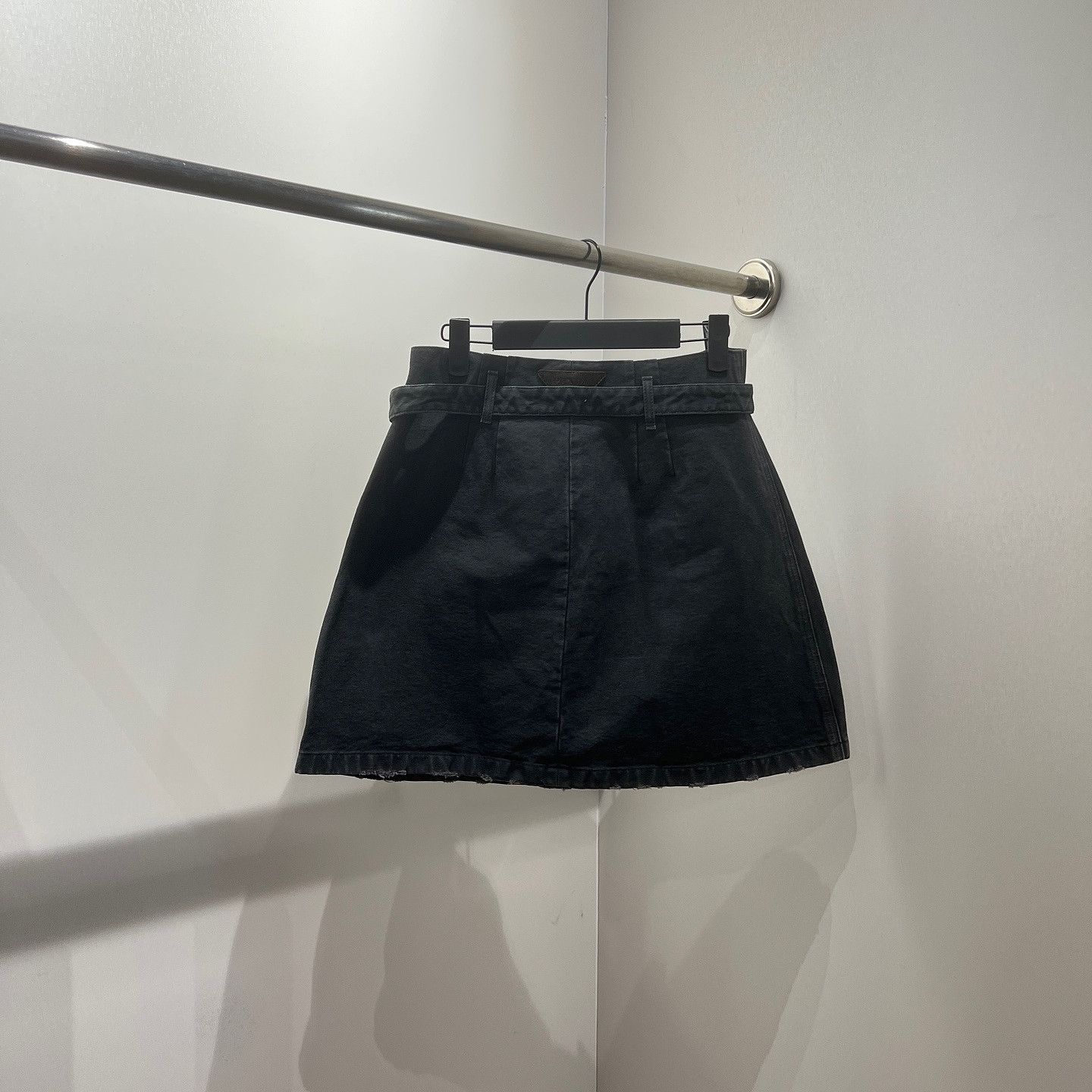 Prada Prada Raw Edge Mini Skirt Size 36 Size 25" / US 0 / IT 36 - 2 Thumbnail