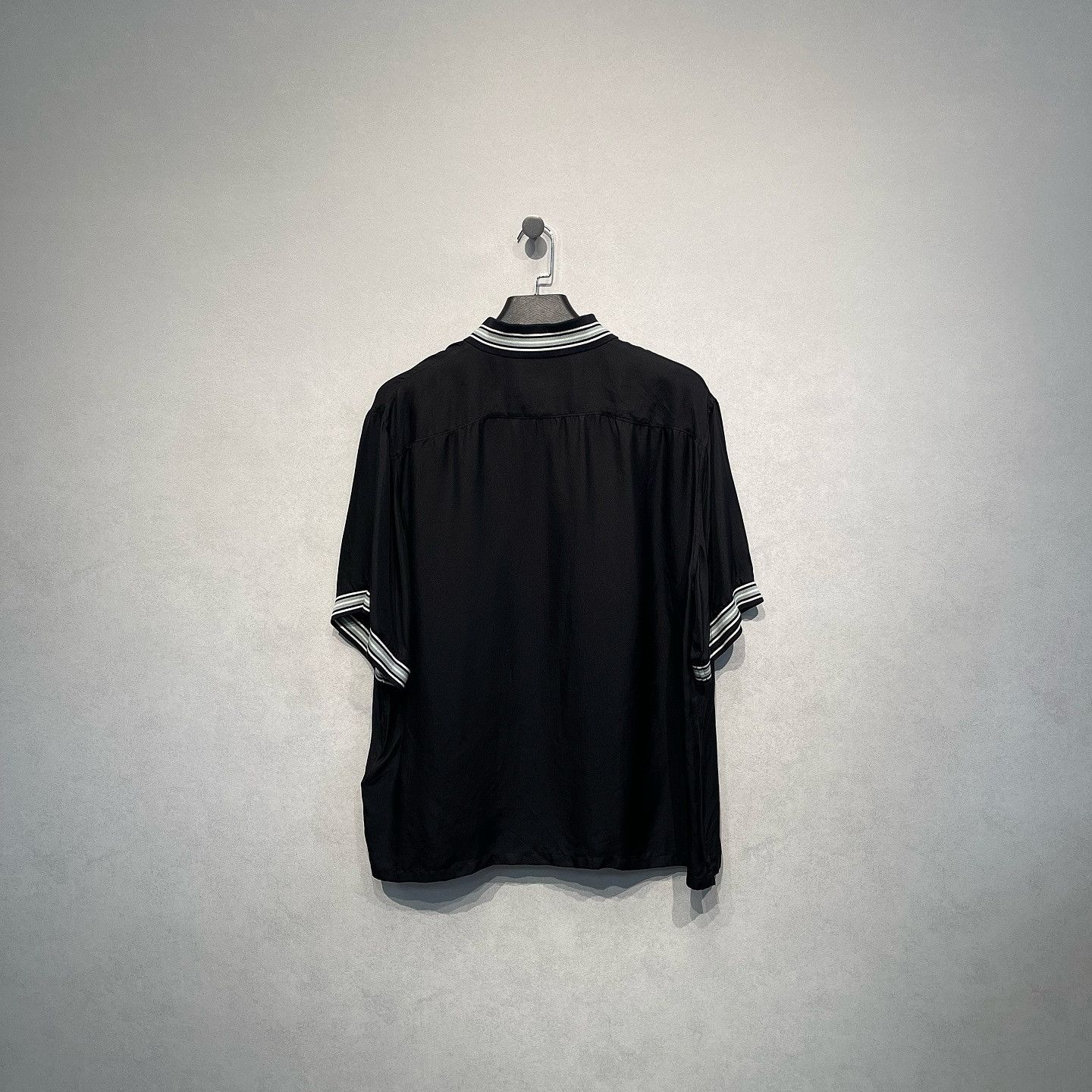 Prada Prada Logo Patch Striped Collar Shirt Size L Size US L / EU 52-54 / 3 - 2 Thumbnail