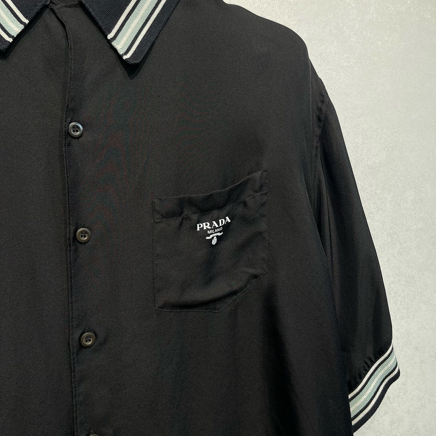 Prada Prada Logo Patch Striped Collar Shirt Size L Size US L / EU 52-54 / 3 - 5 Thumbnail