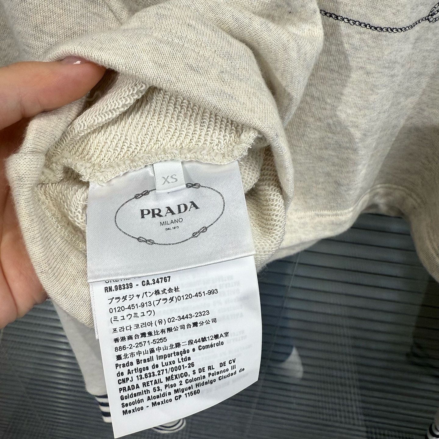 Prada Prada Logo Graphic Sweatshirt Beige Size XS Size XS / US 0-2 / IT 36-38 - 4 Thumbnail